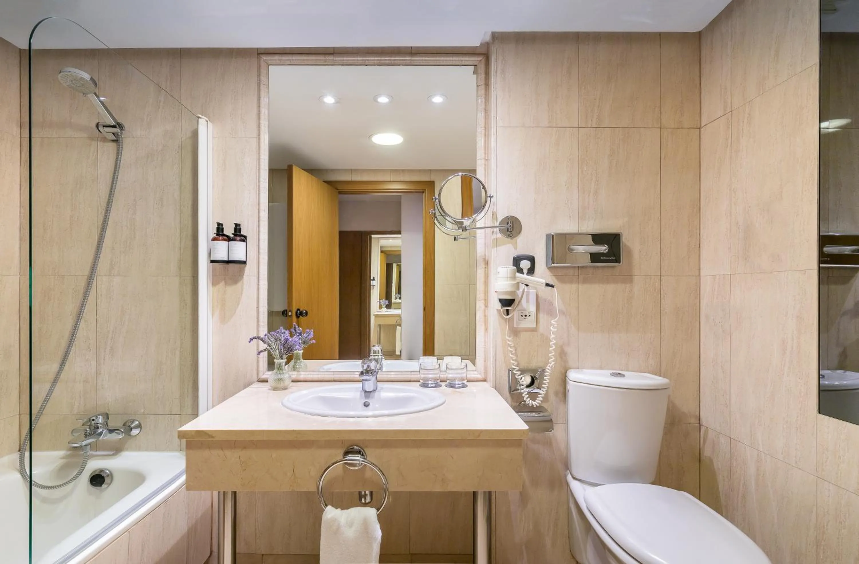 Bathroom in Hotel Jerez Centro