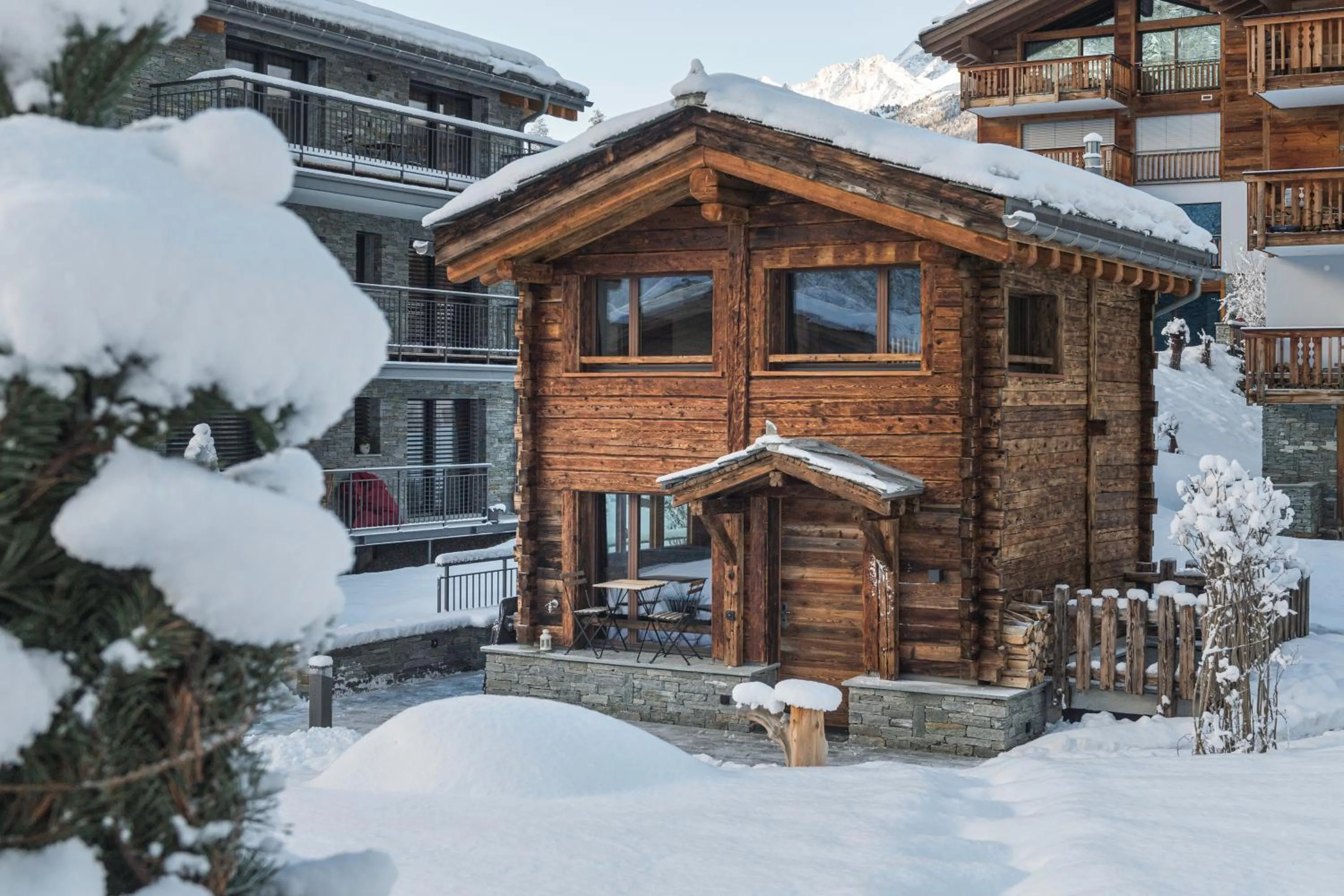 Property building in Piccola Fiamma by Pizzo Fiamma