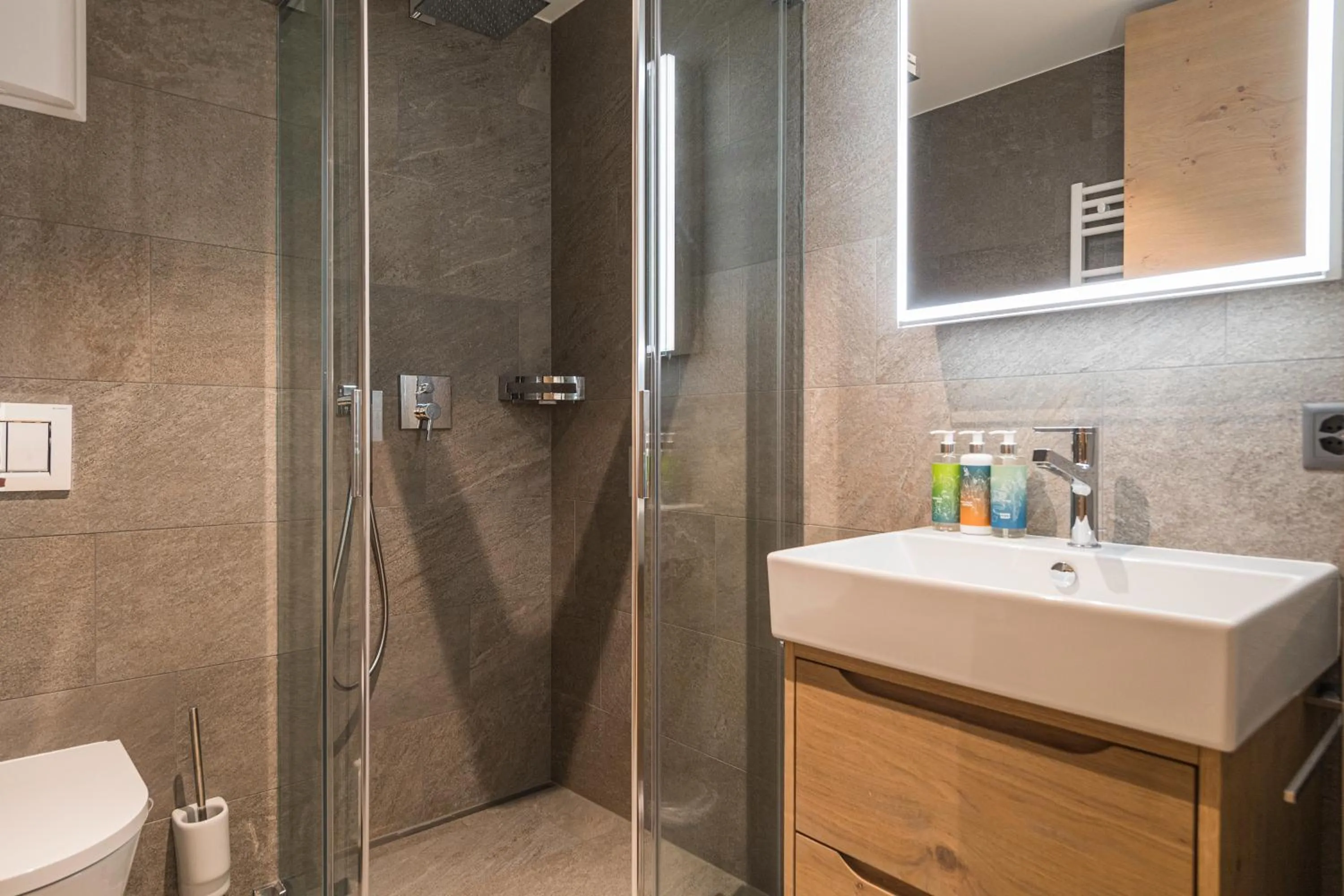 Shower in Piccola Fiamma by Pizzo Fiamma