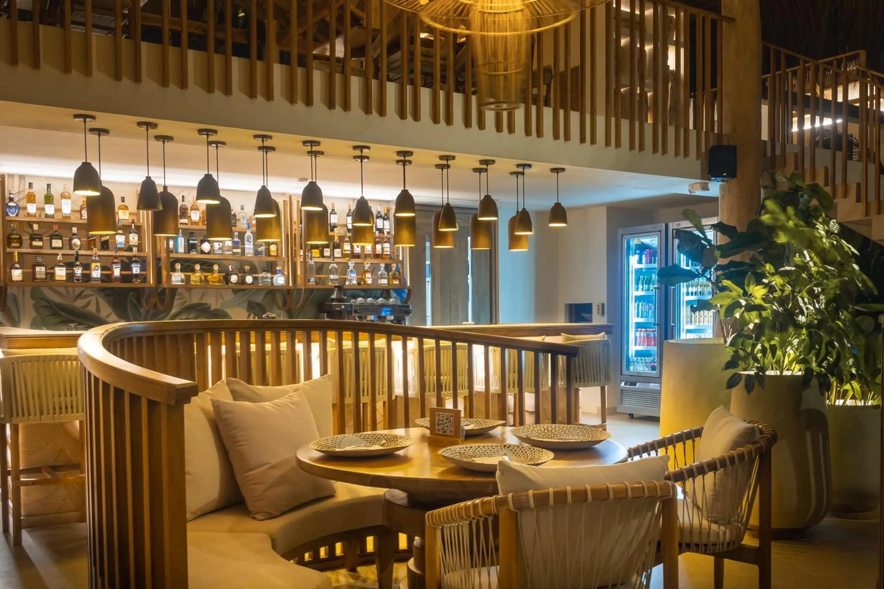 Restaurant/places to eat in Hotel Aimarawa