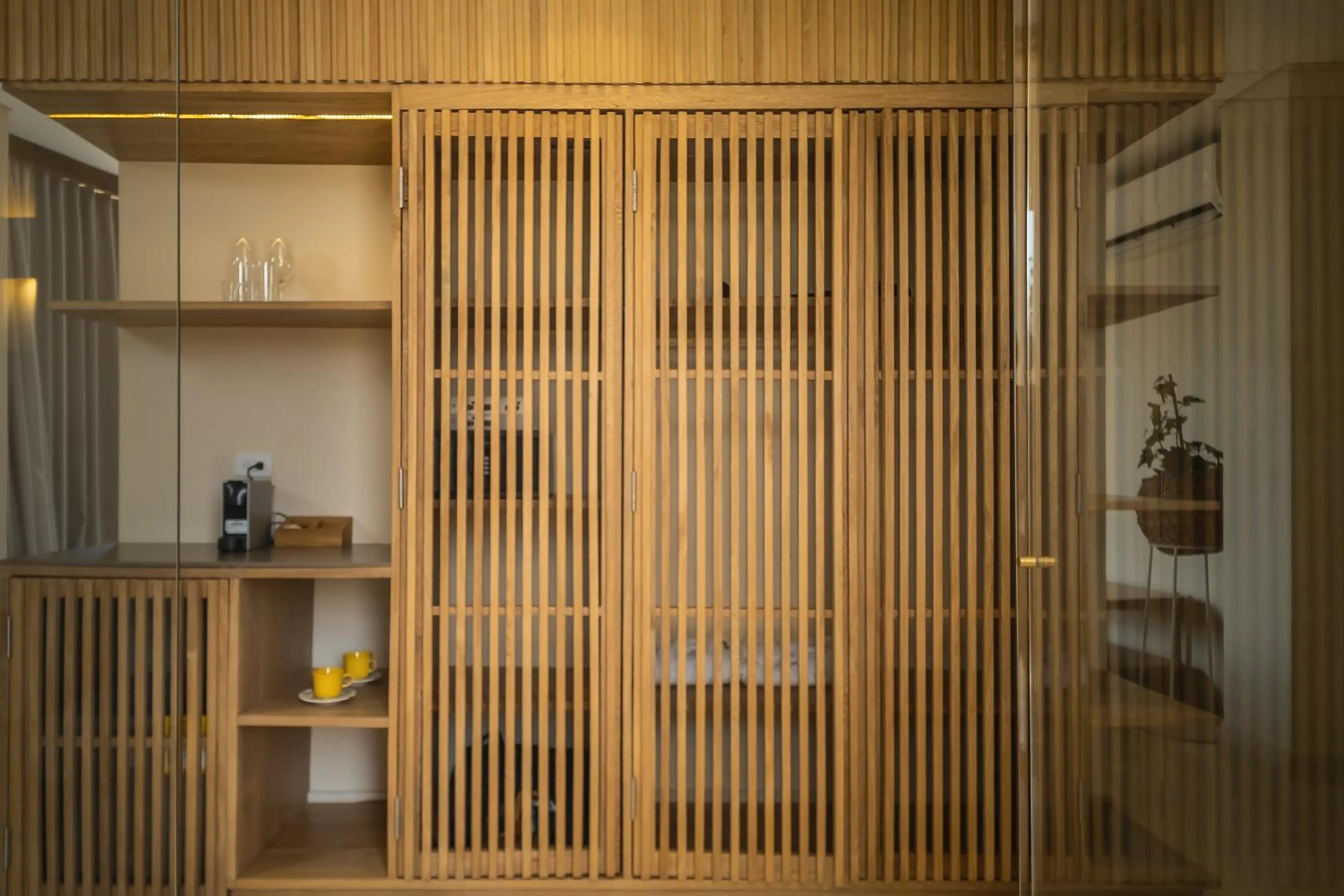 wardrobe in Hotel Aimarawa