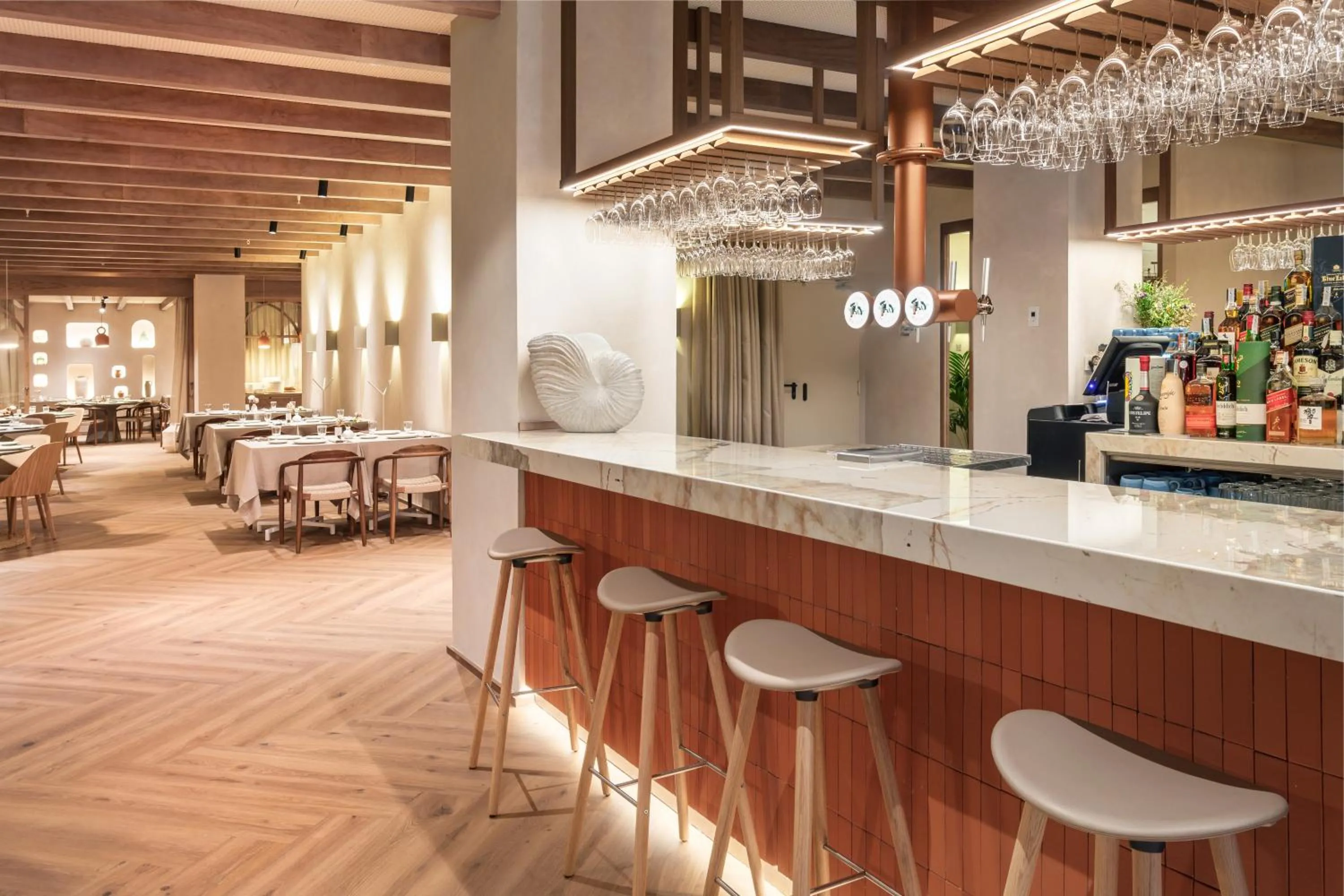 Restaurant/places to eat in Meliá Granada