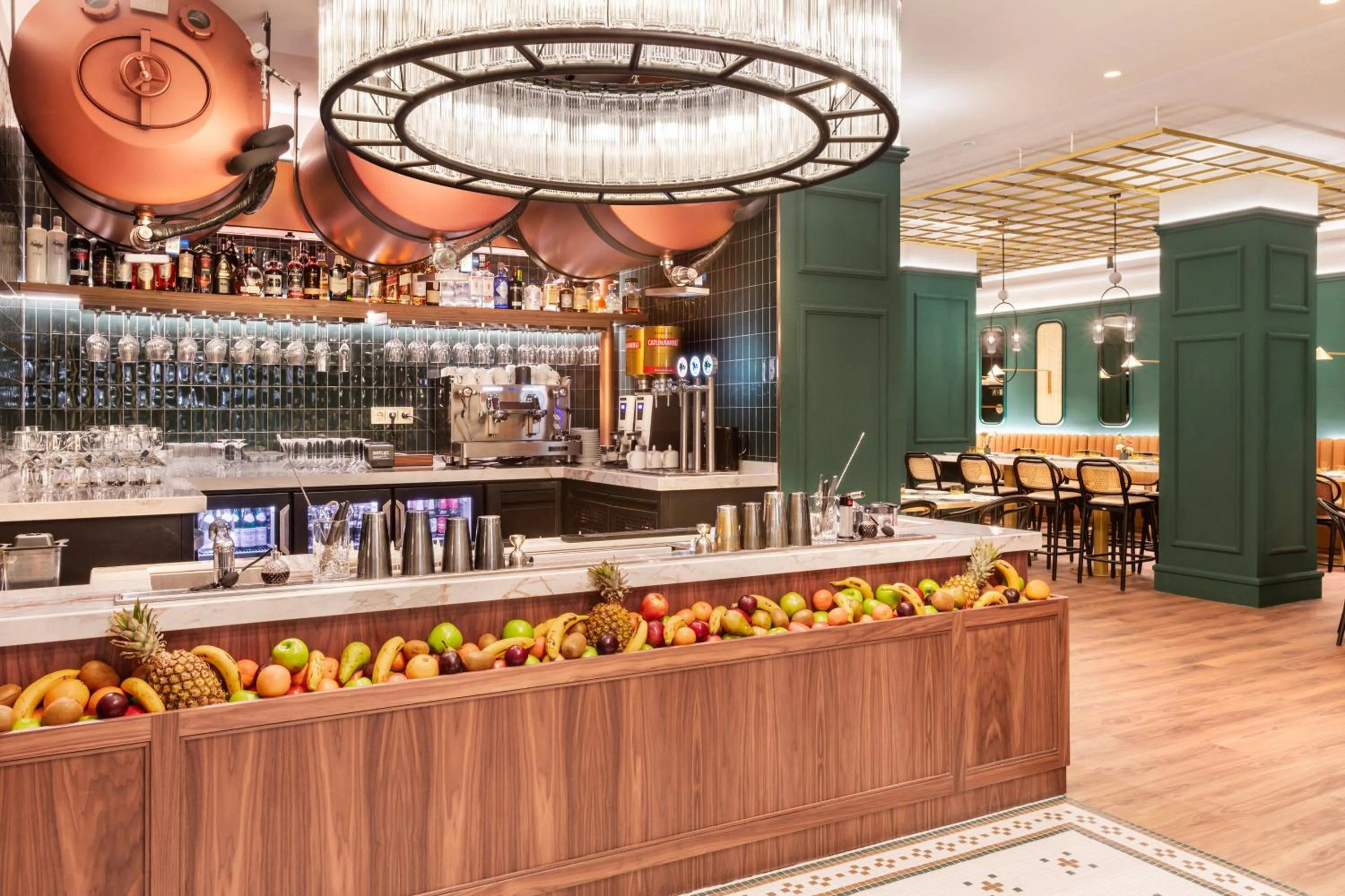 Restaurant/places to eat in Meliá Granada