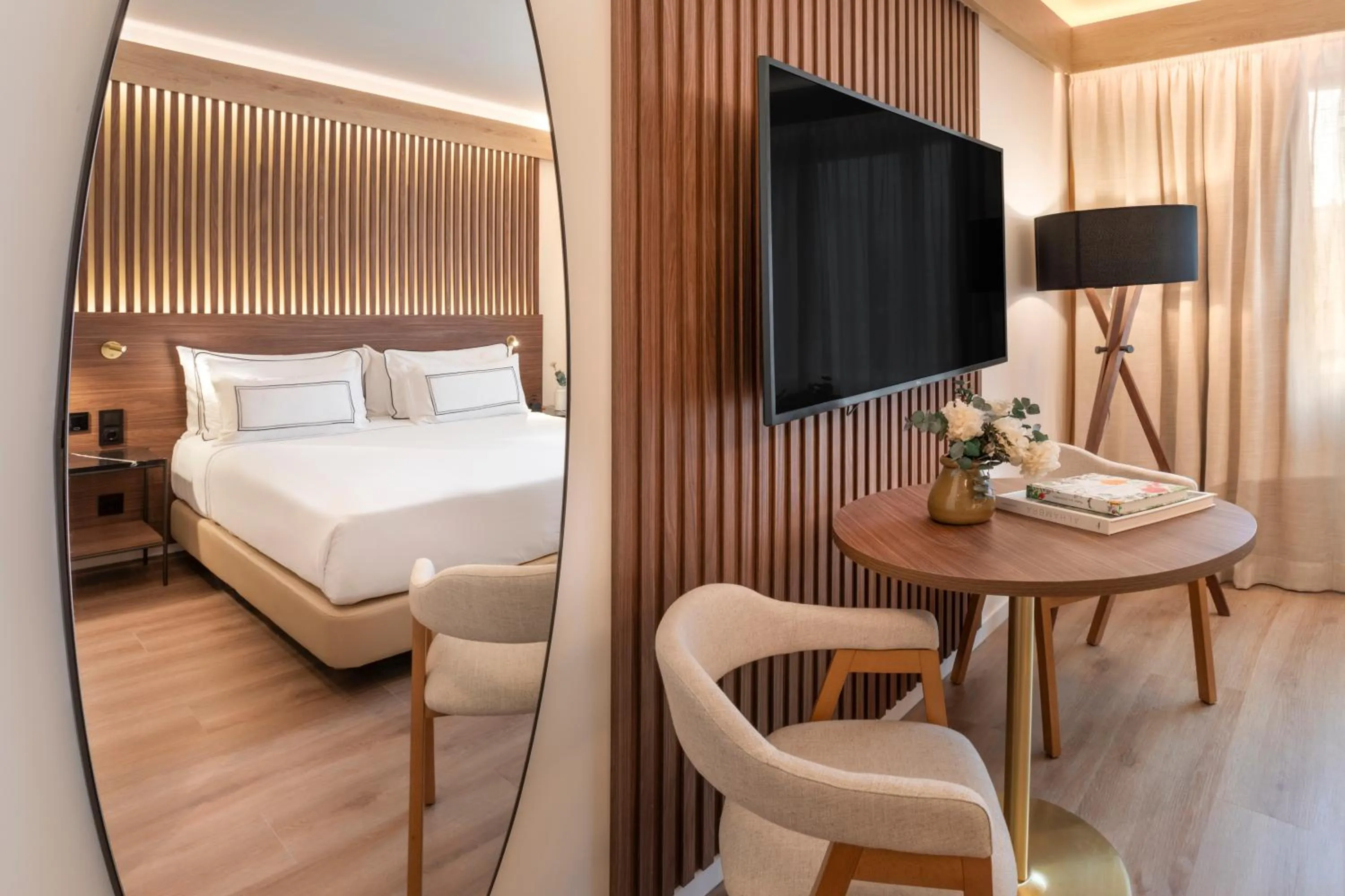 Bedroom, Bed in Meliá Granada