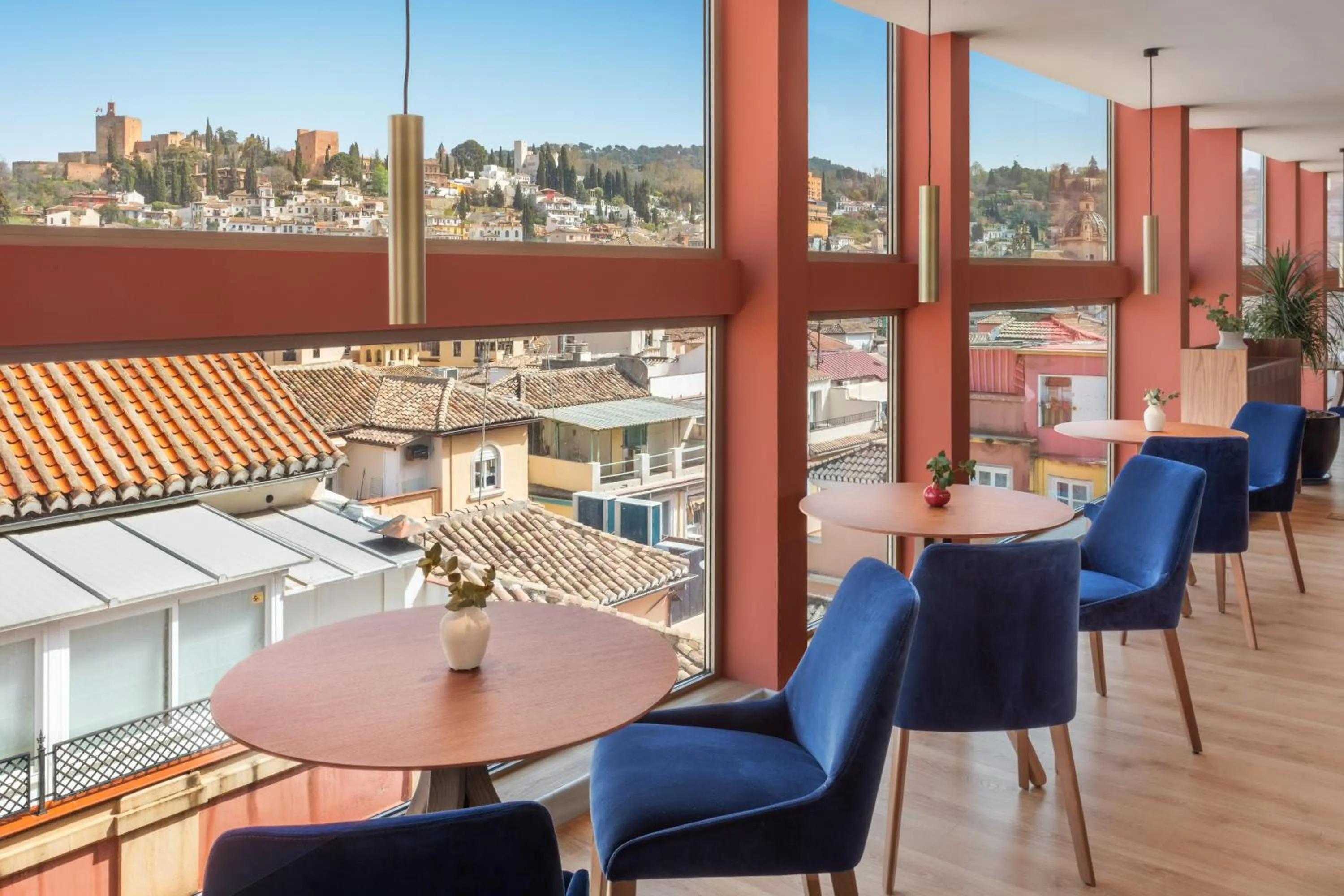 Restaurant/places to eat in Meliá Granada