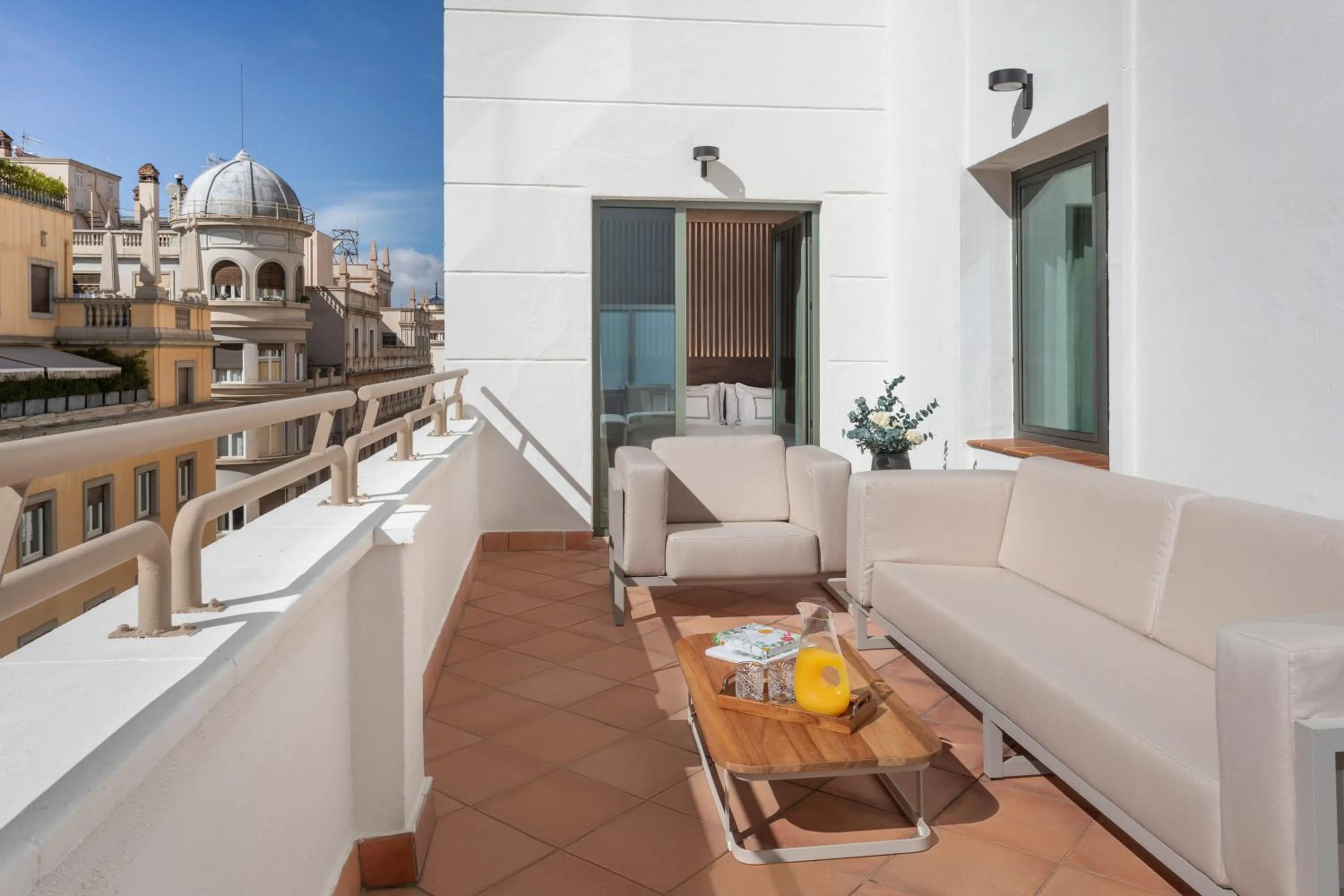 Property building in Meliá Granada