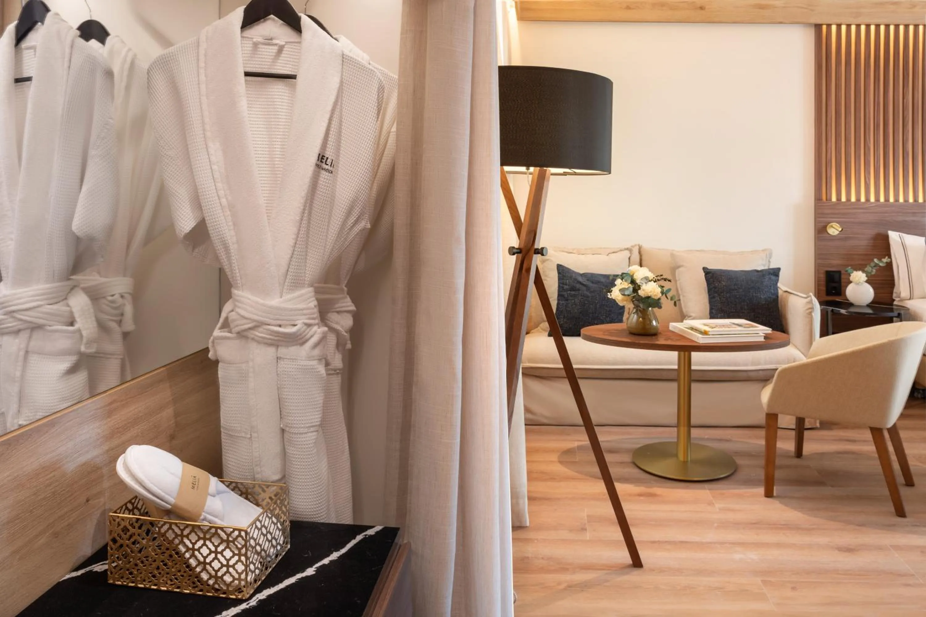 Bedroom in Meliá Granada