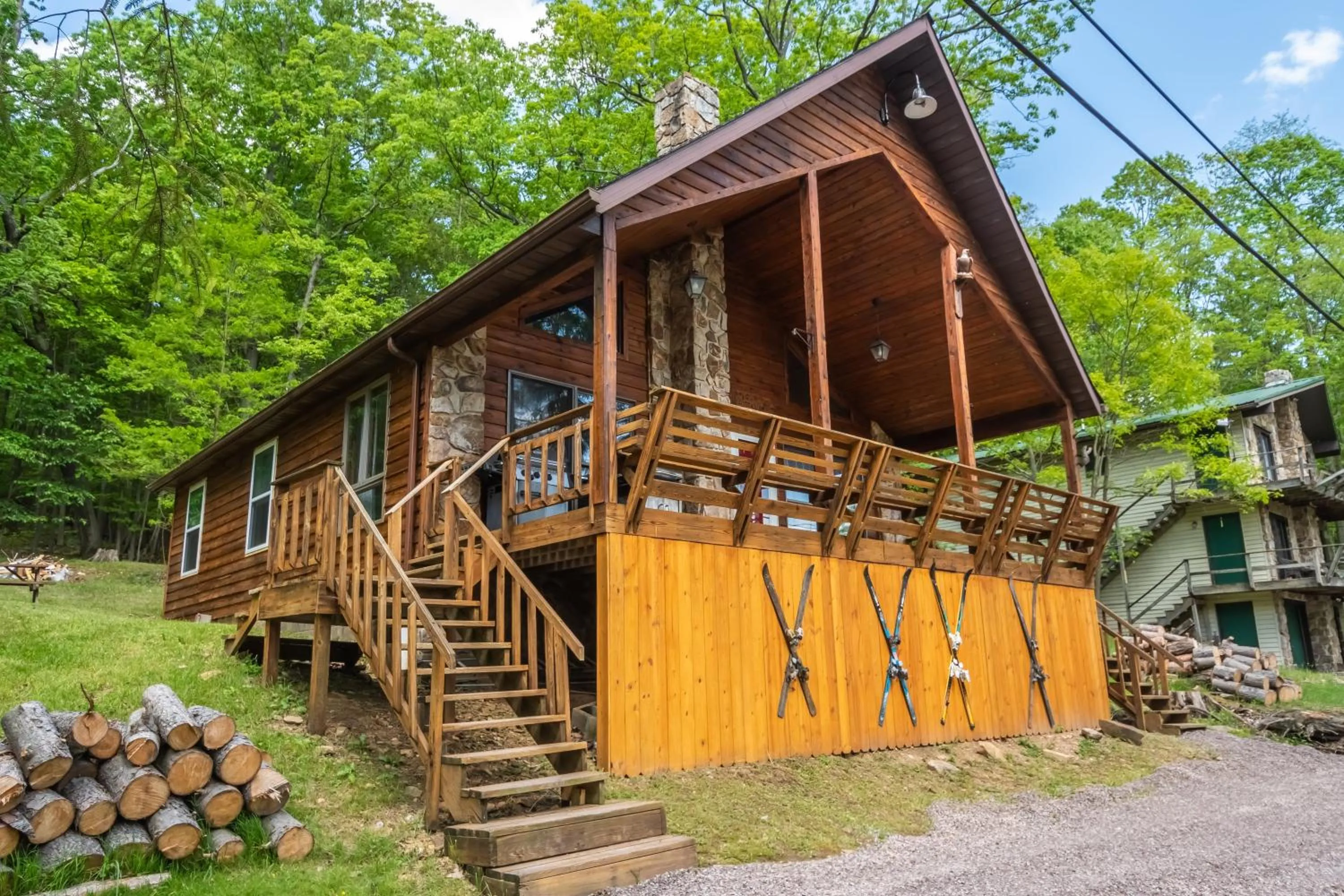 Property building in Fawn View Cabin