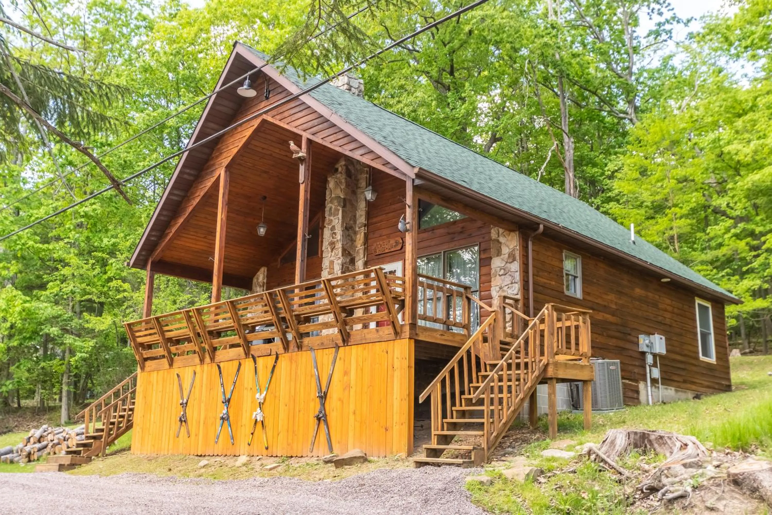 Property building in Fawn View Cabin