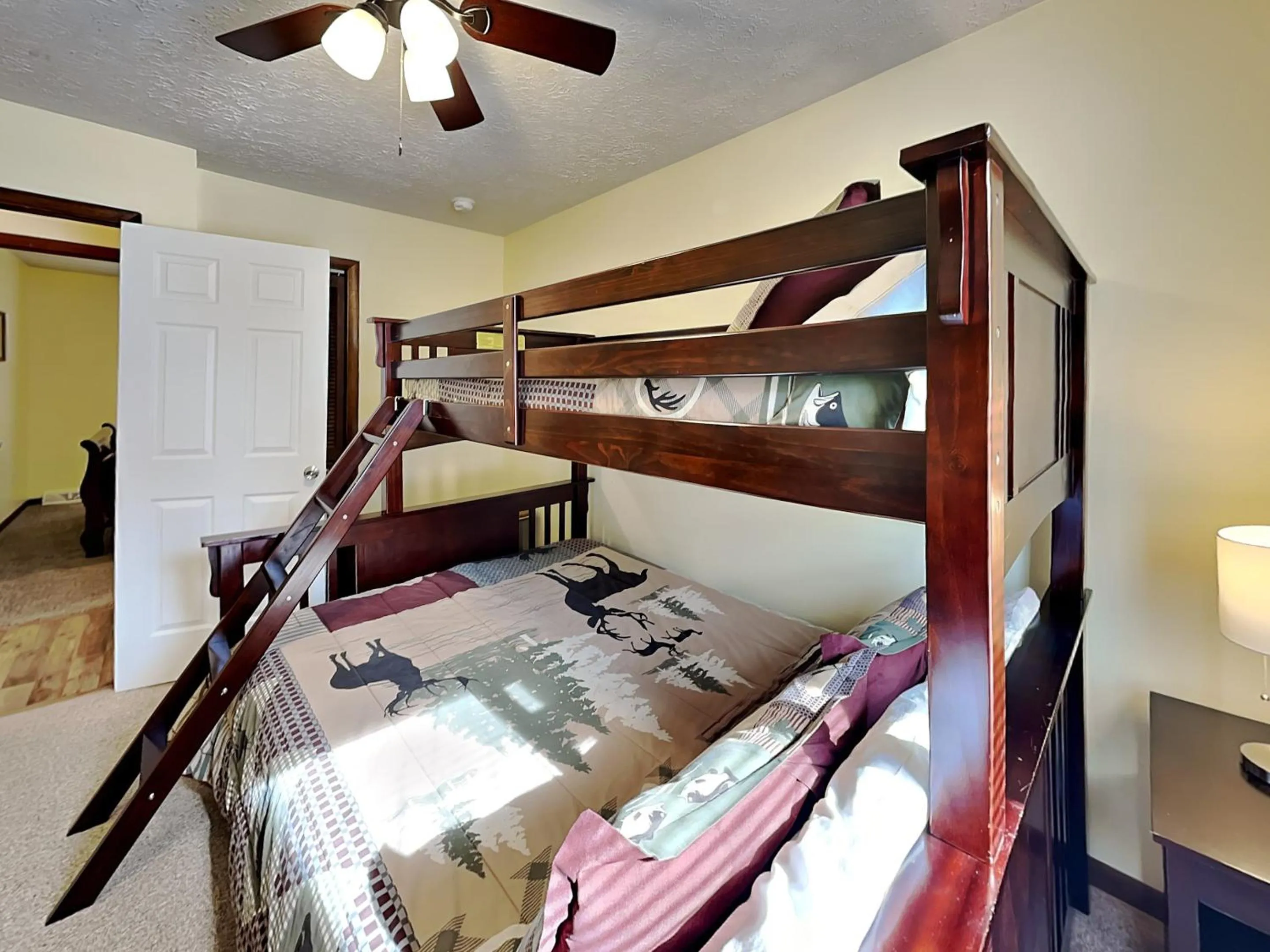 Bed in Fawn View Cabin