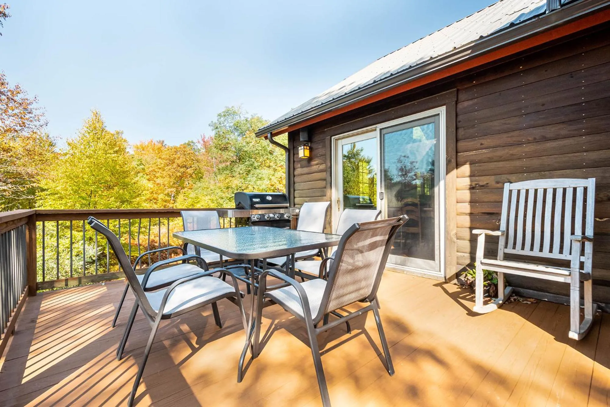Property building in Glass Mountain Lodge