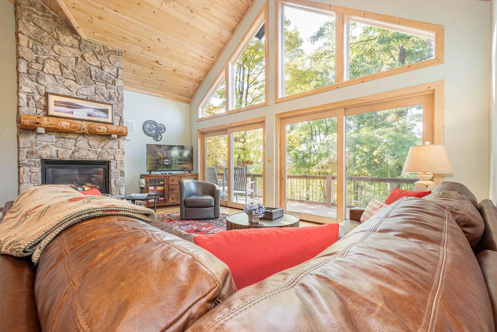 Property building in Glass Mountain Lodge