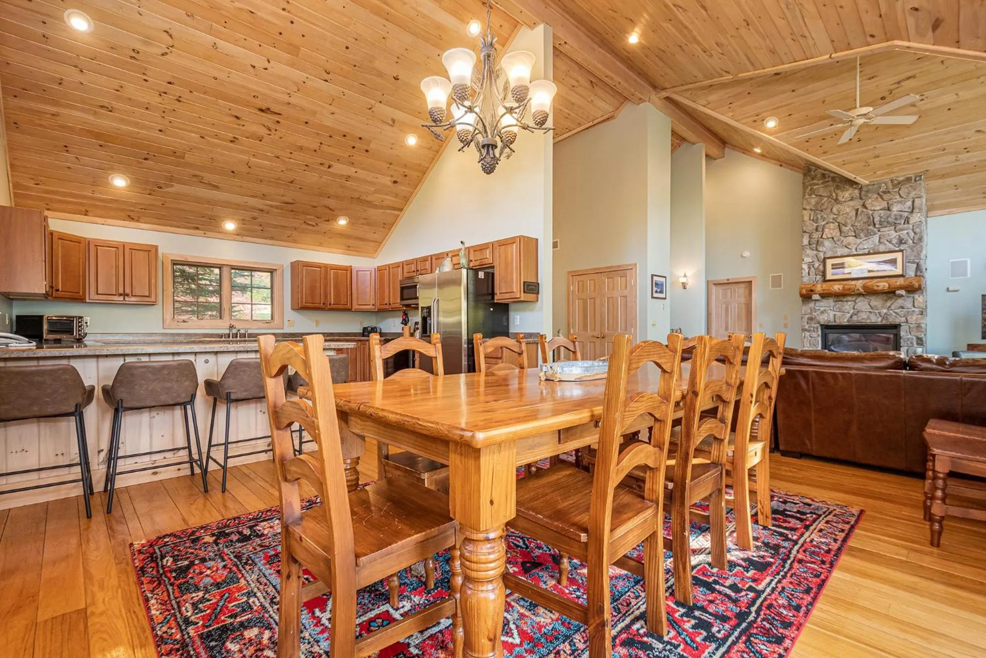 Property building in Glass Mountain Lodge