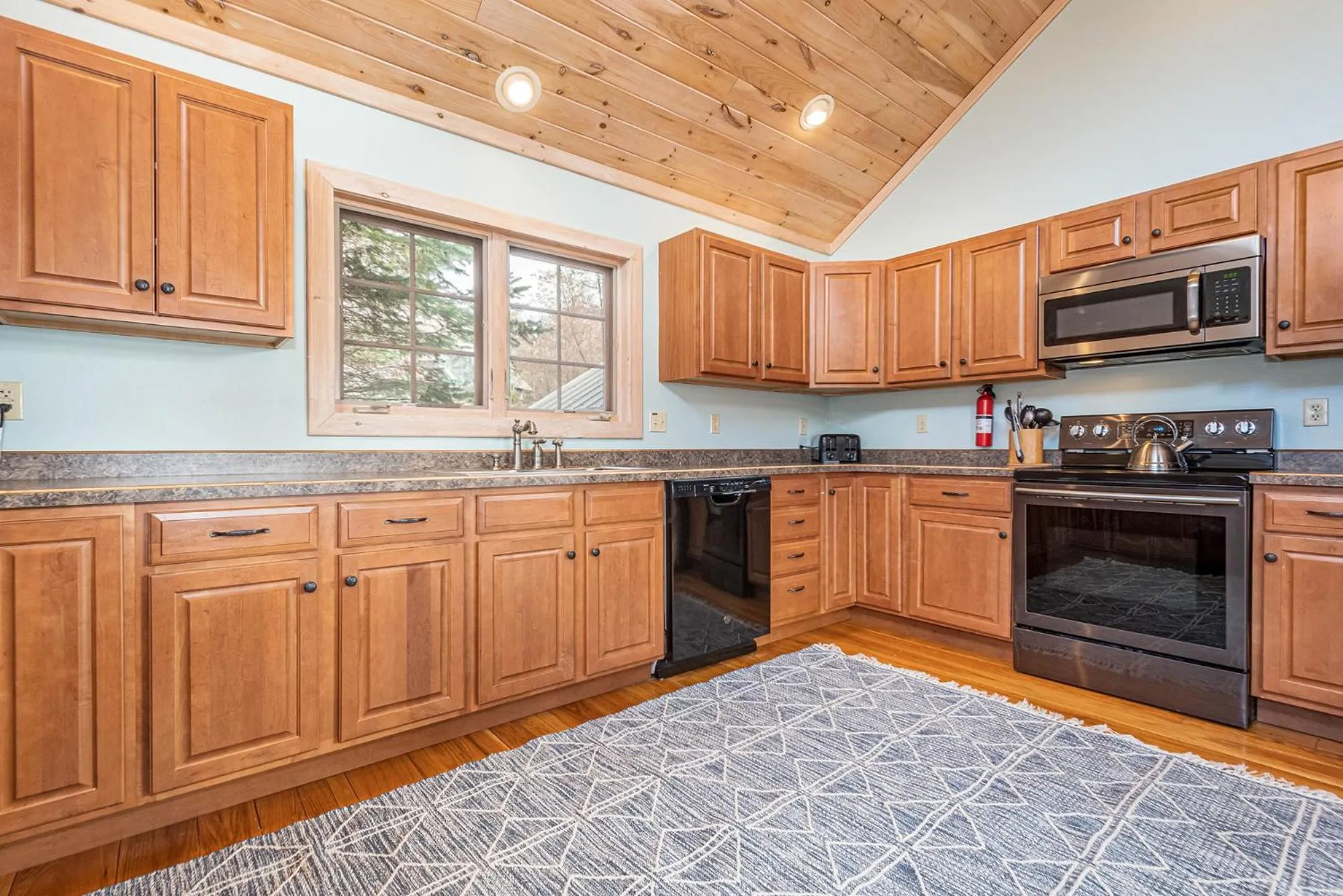 Property building in Glass Mountain Lodge