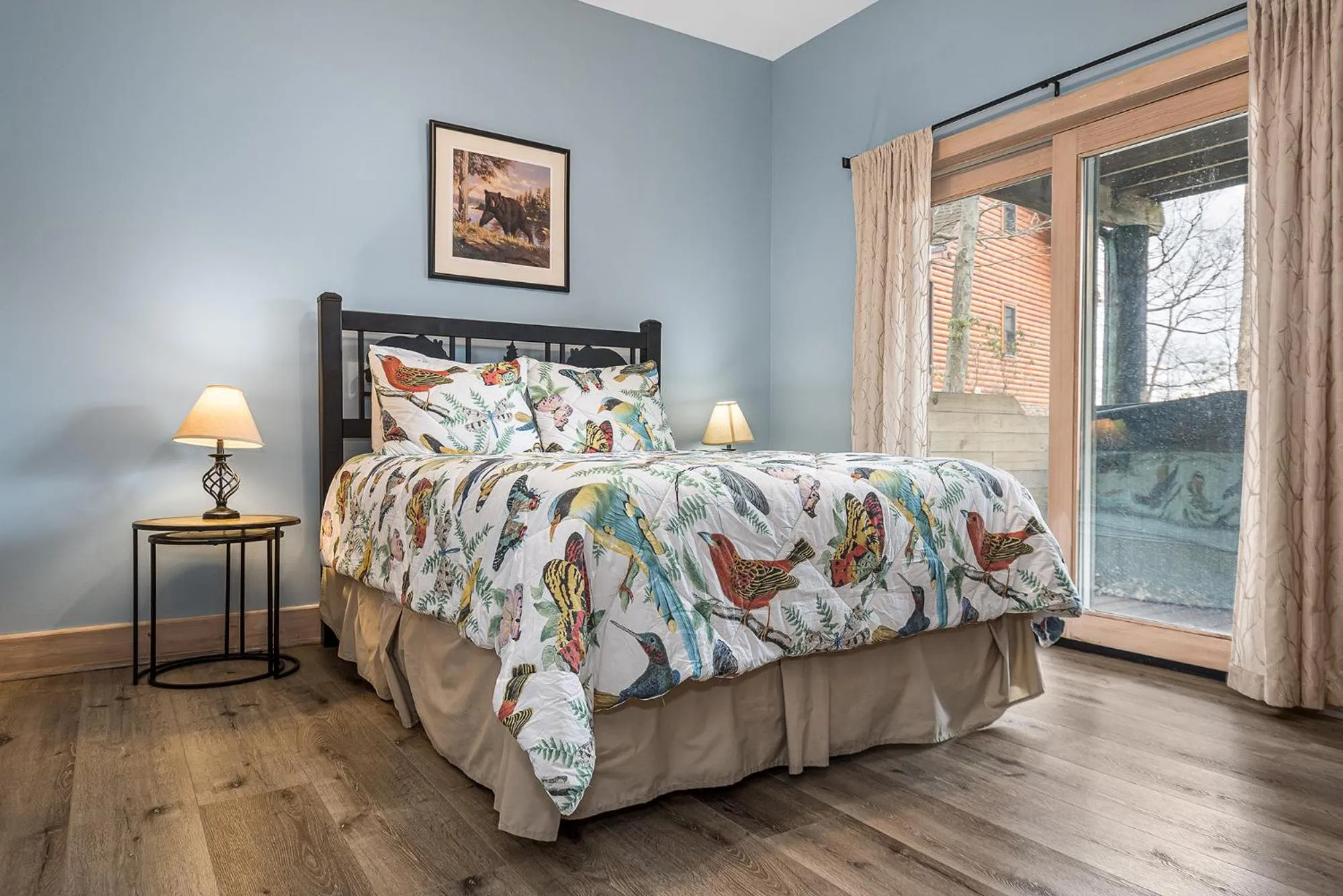 Property building in Glass Mountain Lodge