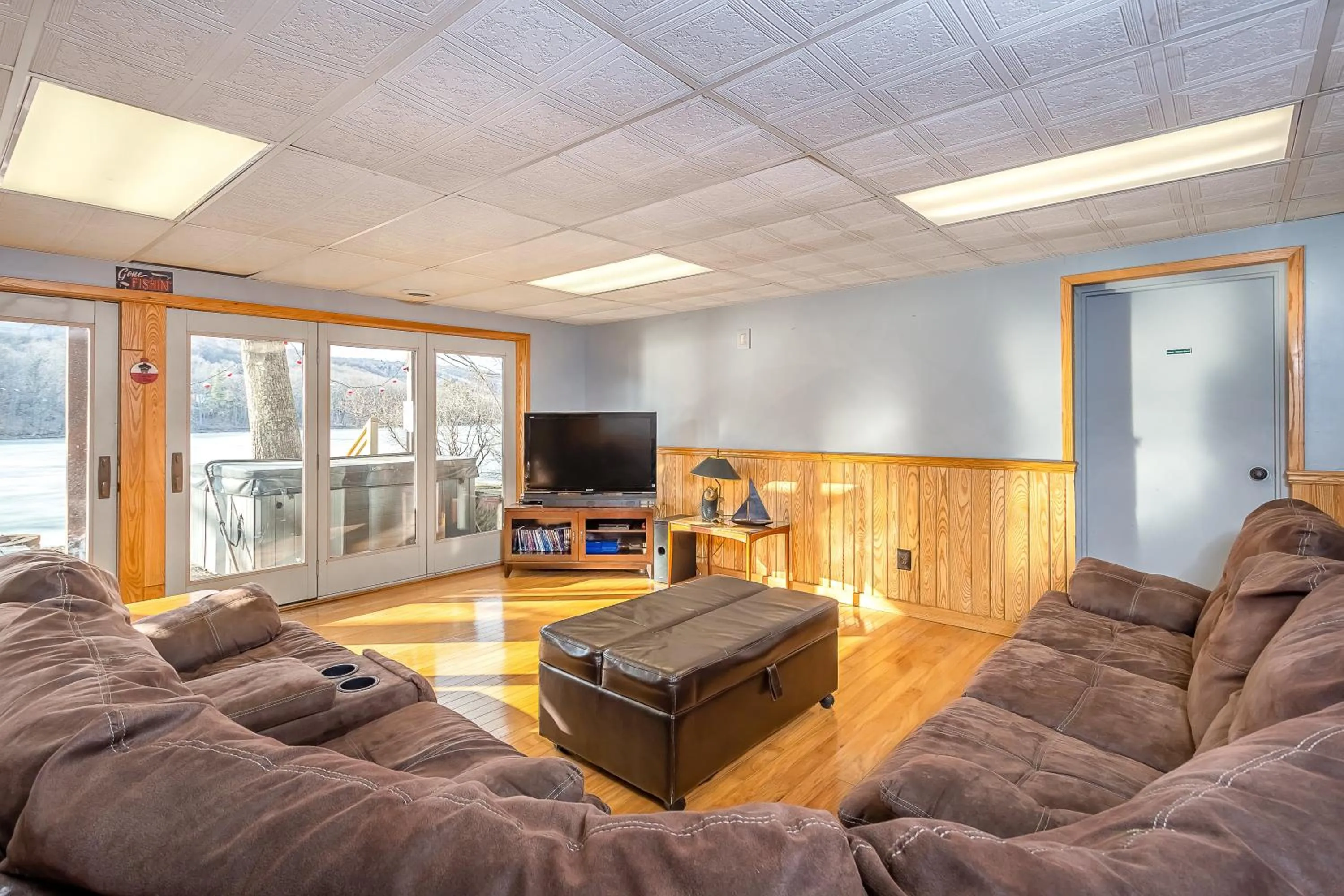 Property building in Gone Fish Inn