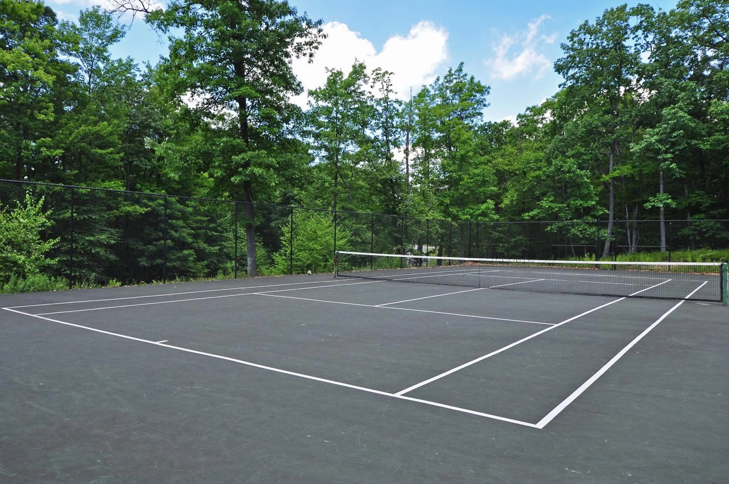 Property building in Happyplace Hideaway