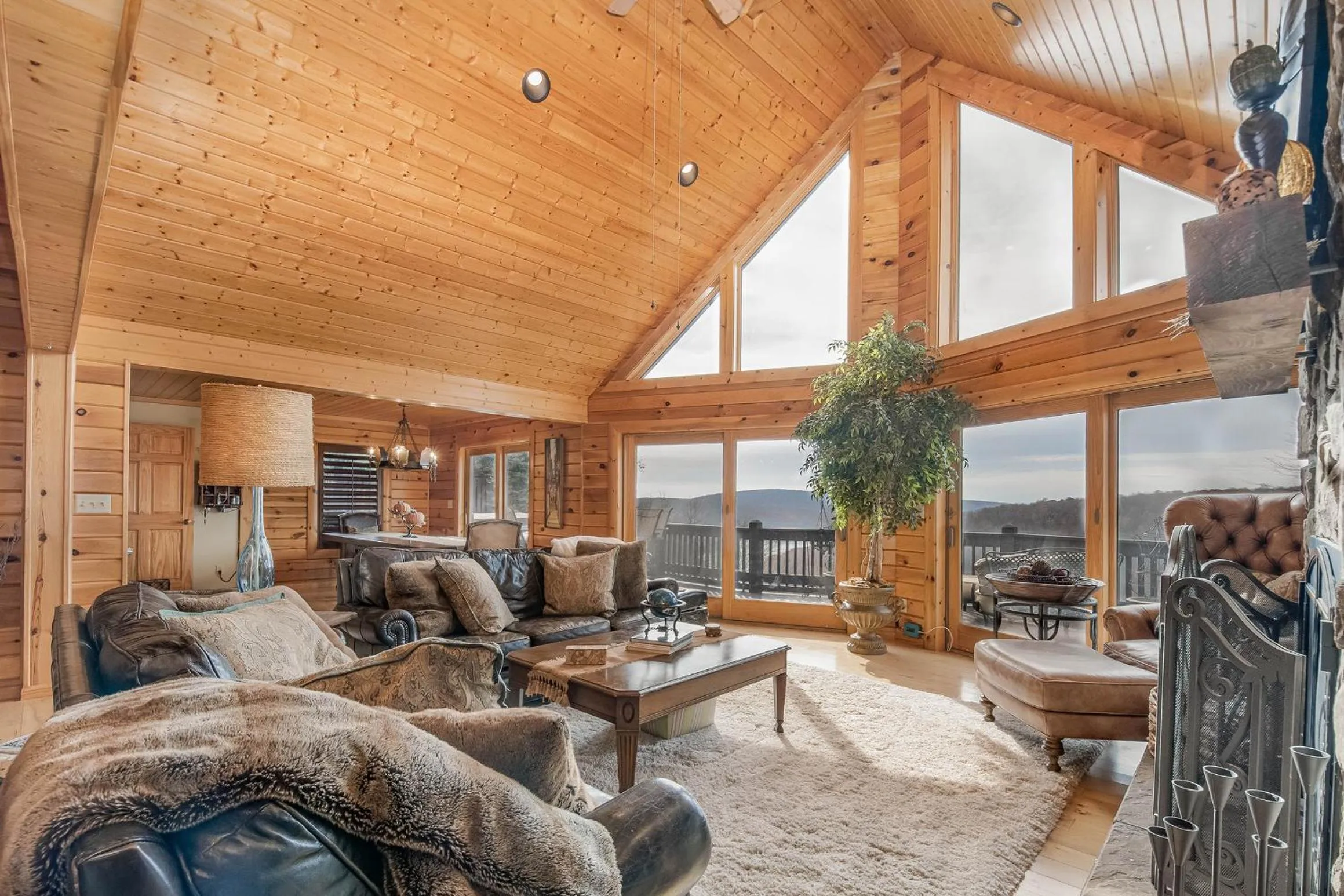 Property building in Happyplace Hideaway