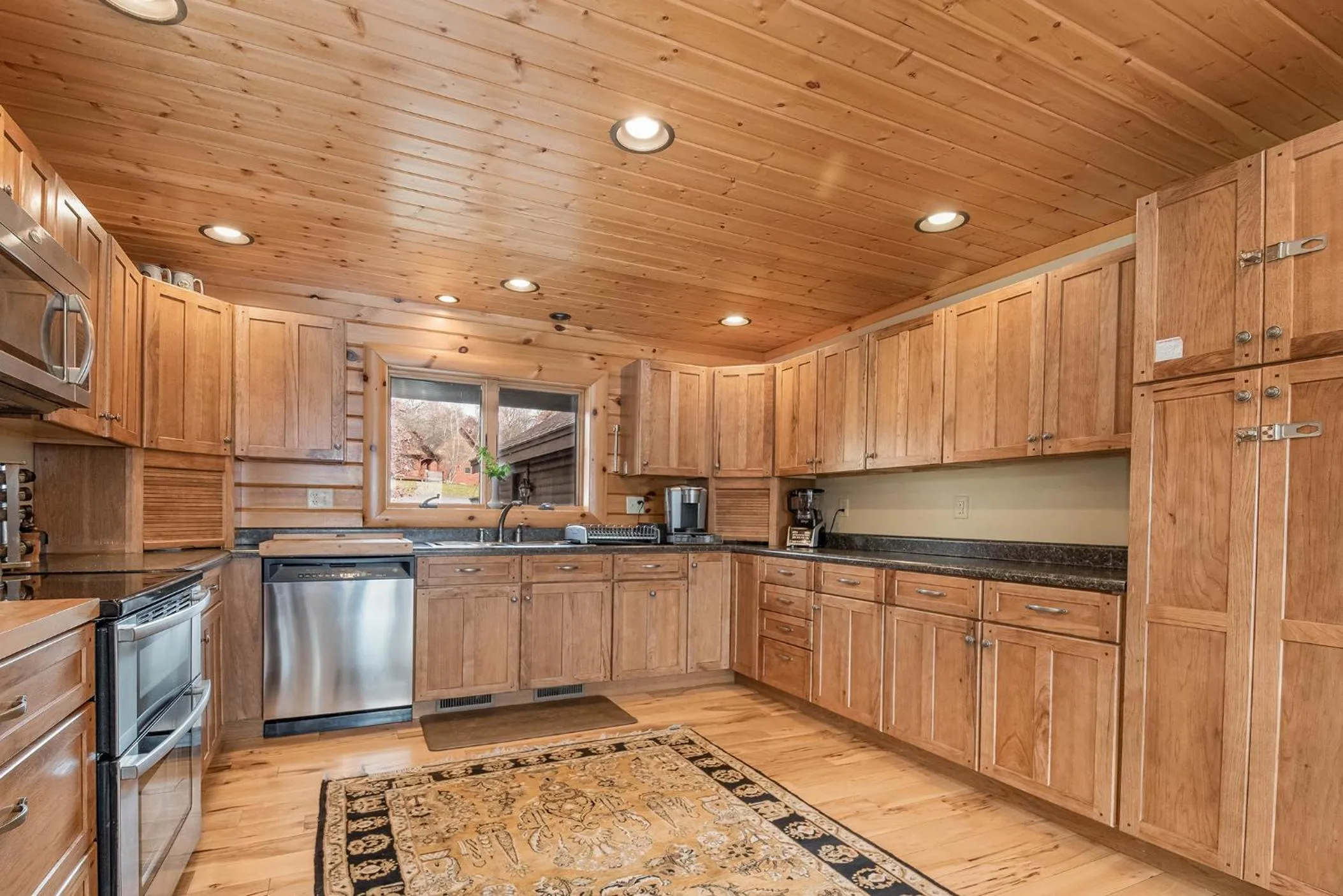 Property building in Happyplace Hideaway