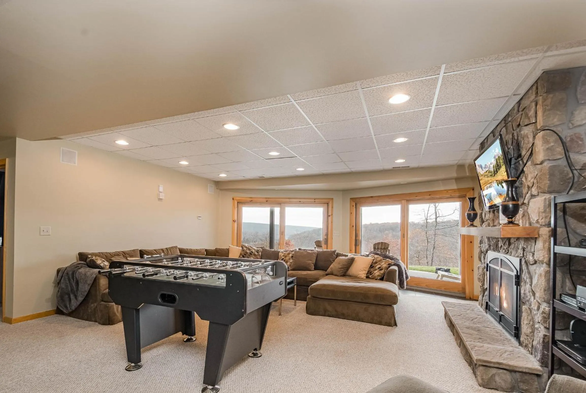 Property building in Happyplace Hideaway