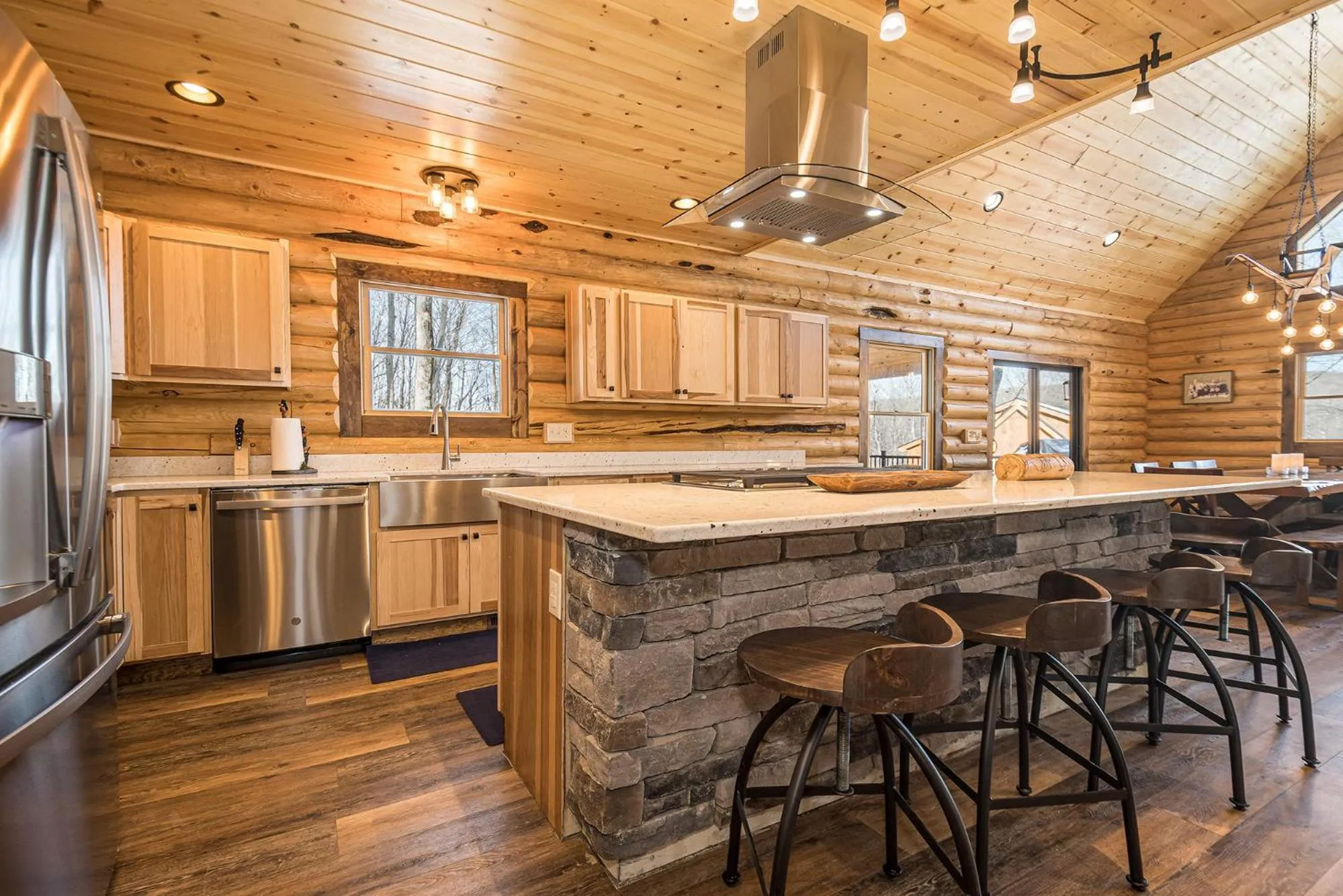 Property building in Honey Bear Hideaway