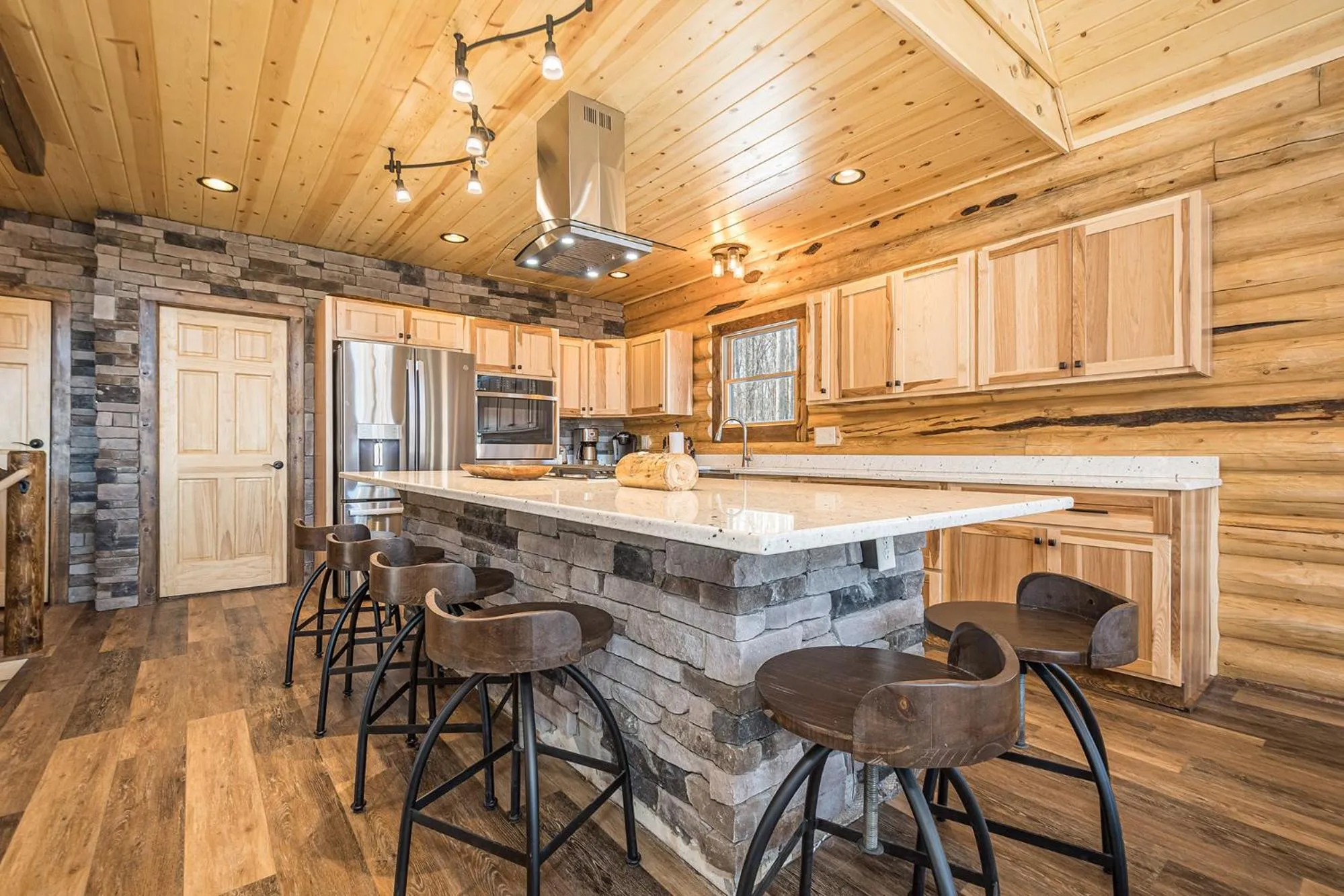 Property building in Honey Bear Hideaway