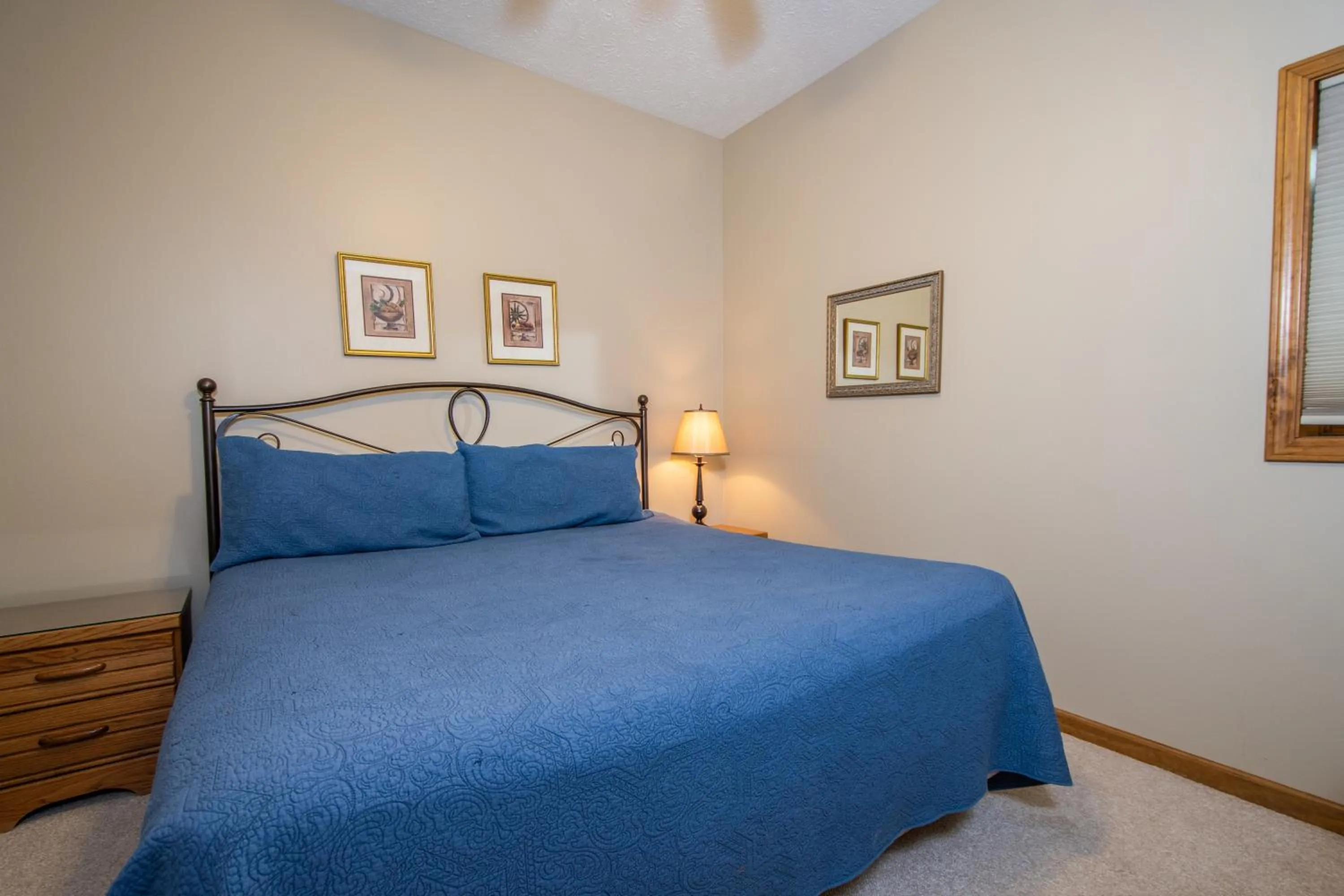 Bed in Lake Dreaming