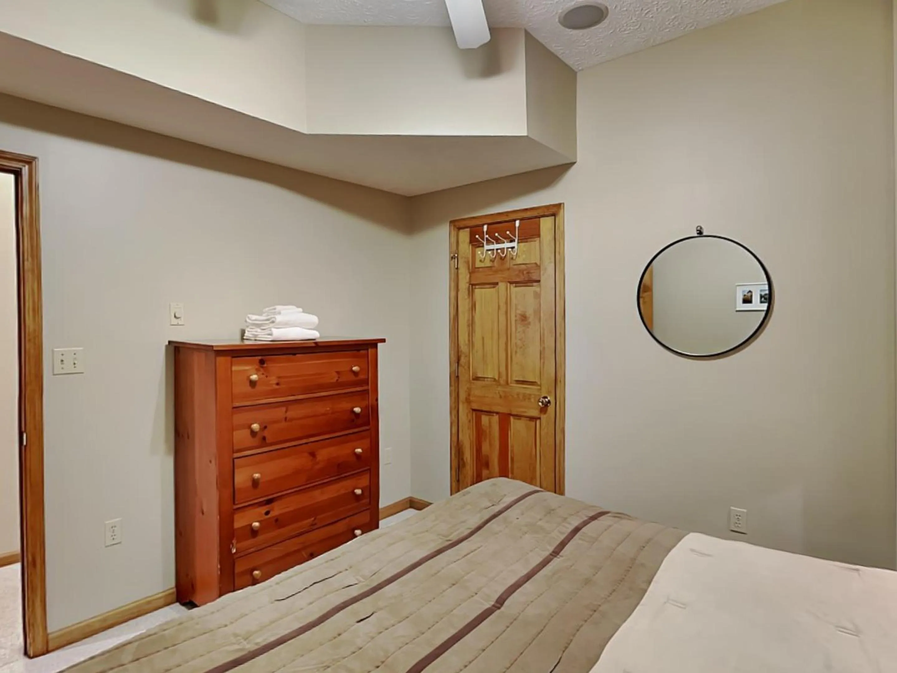 Bed in Lake Dreaming