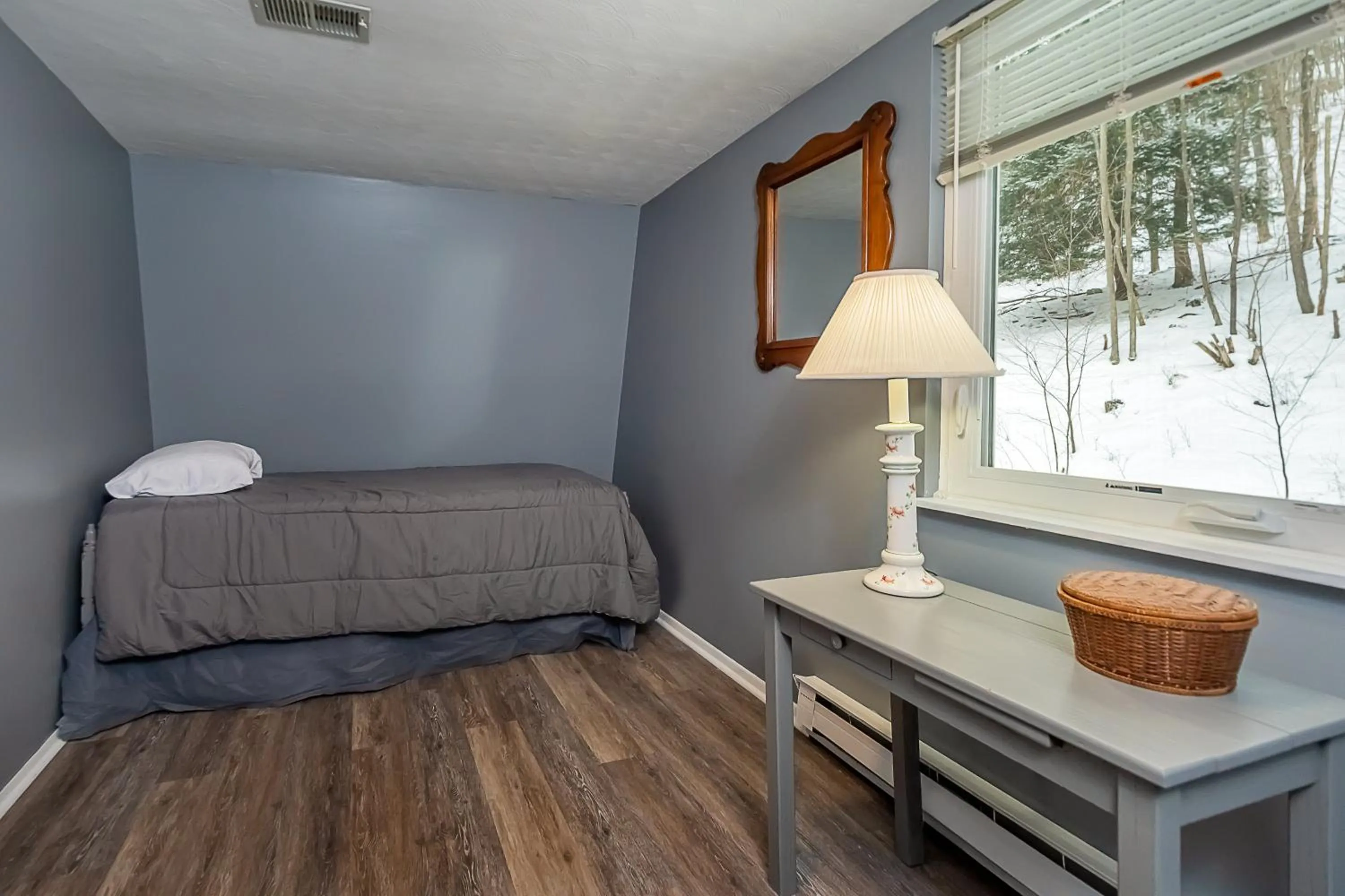 Property building, Bed in Lake Life HQ