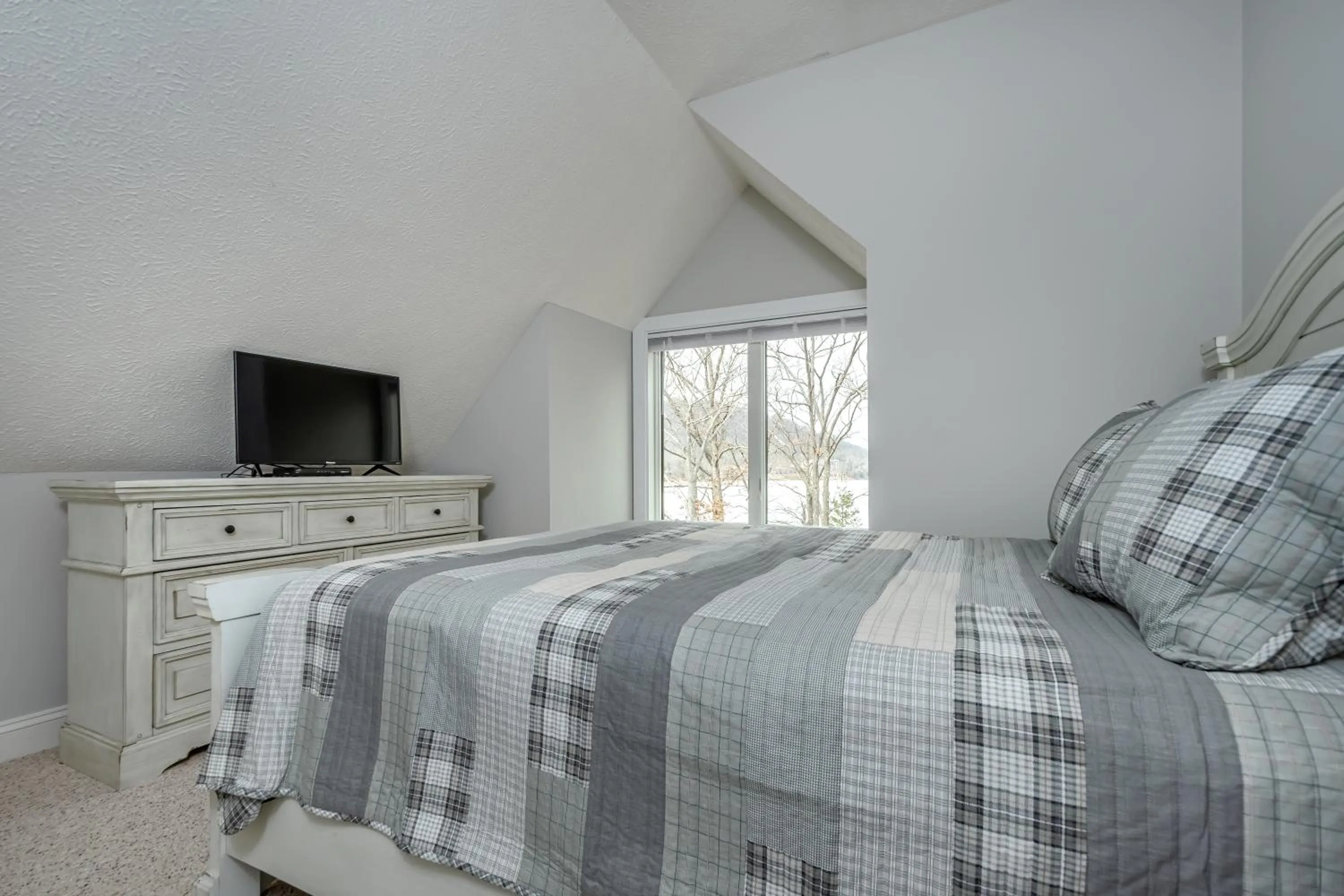 Property building, Bed in Leap Away