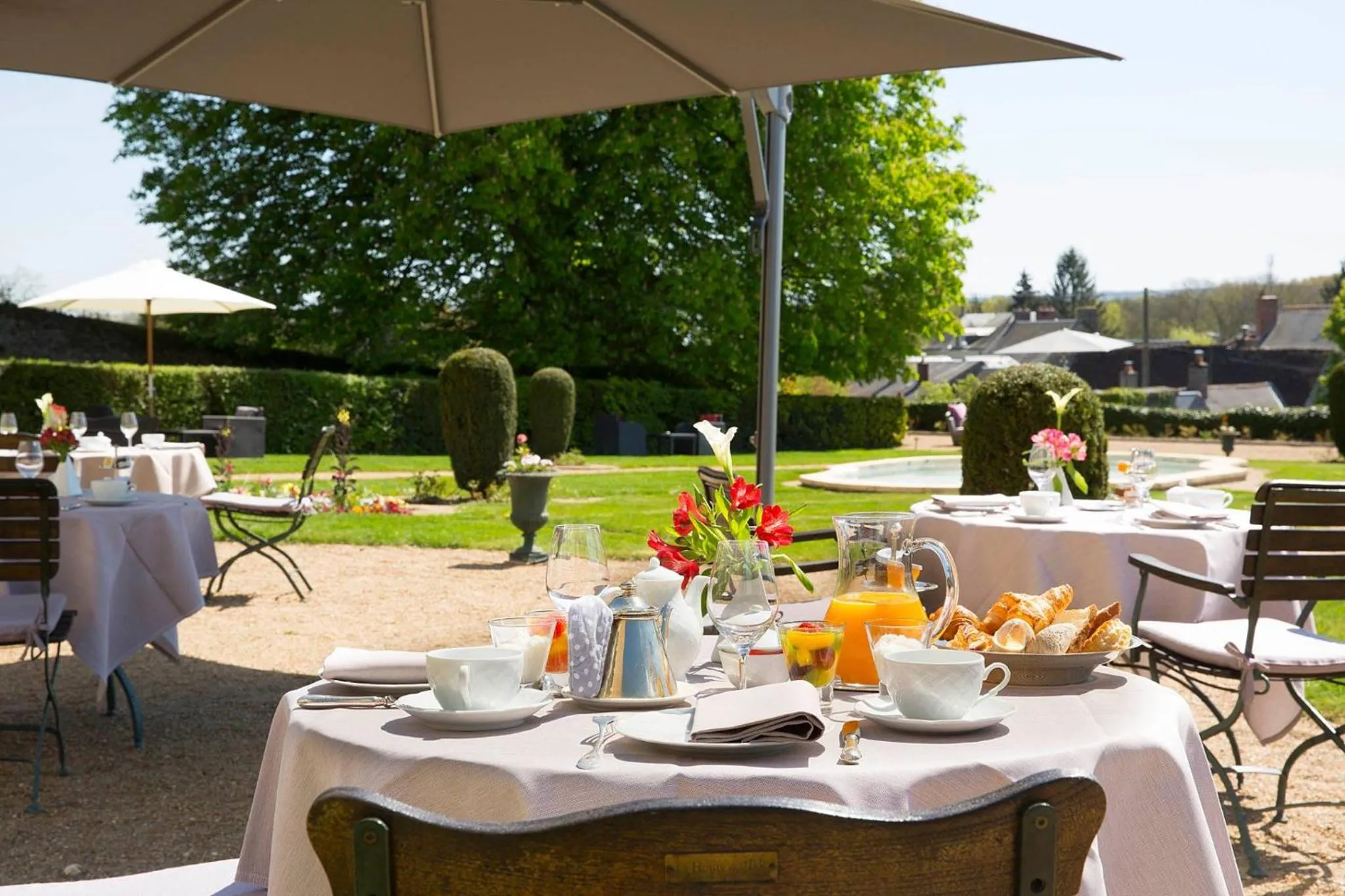 Breakfast in Château de Noizay - ChâteauZen