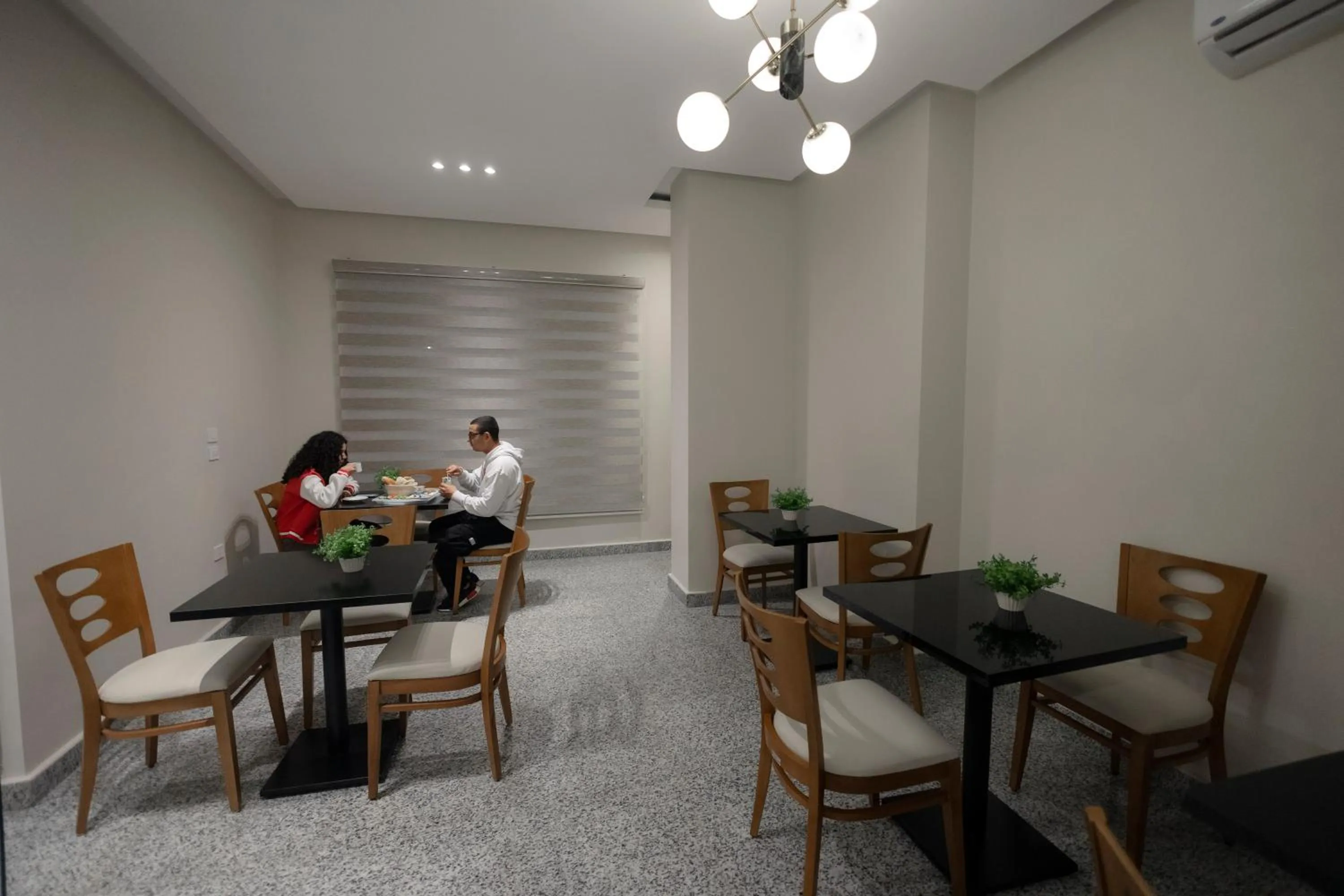 Restaurant/places to eat in Royal Inn Residence New Cairo