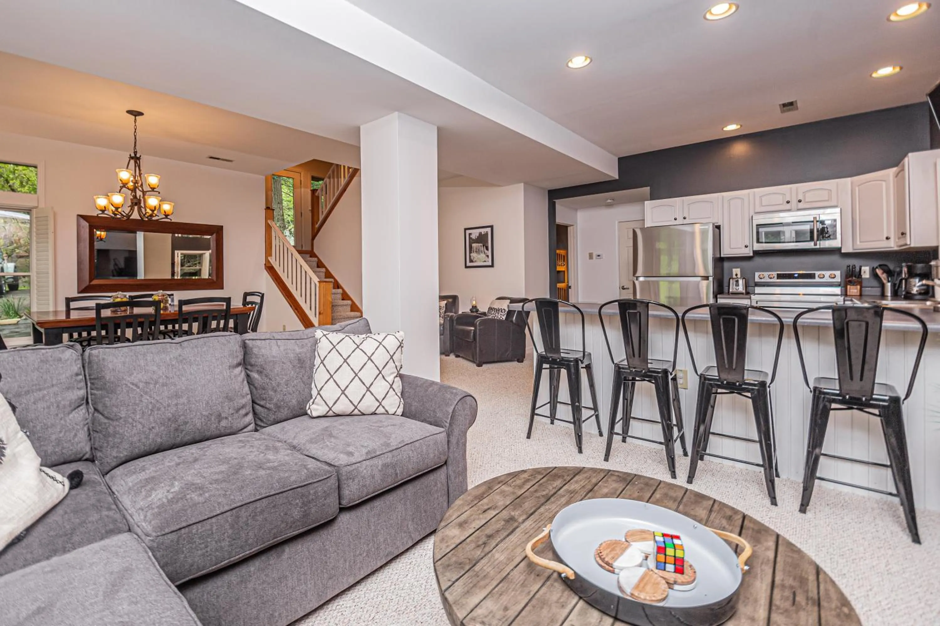 Property building in Cedars on the Rocks