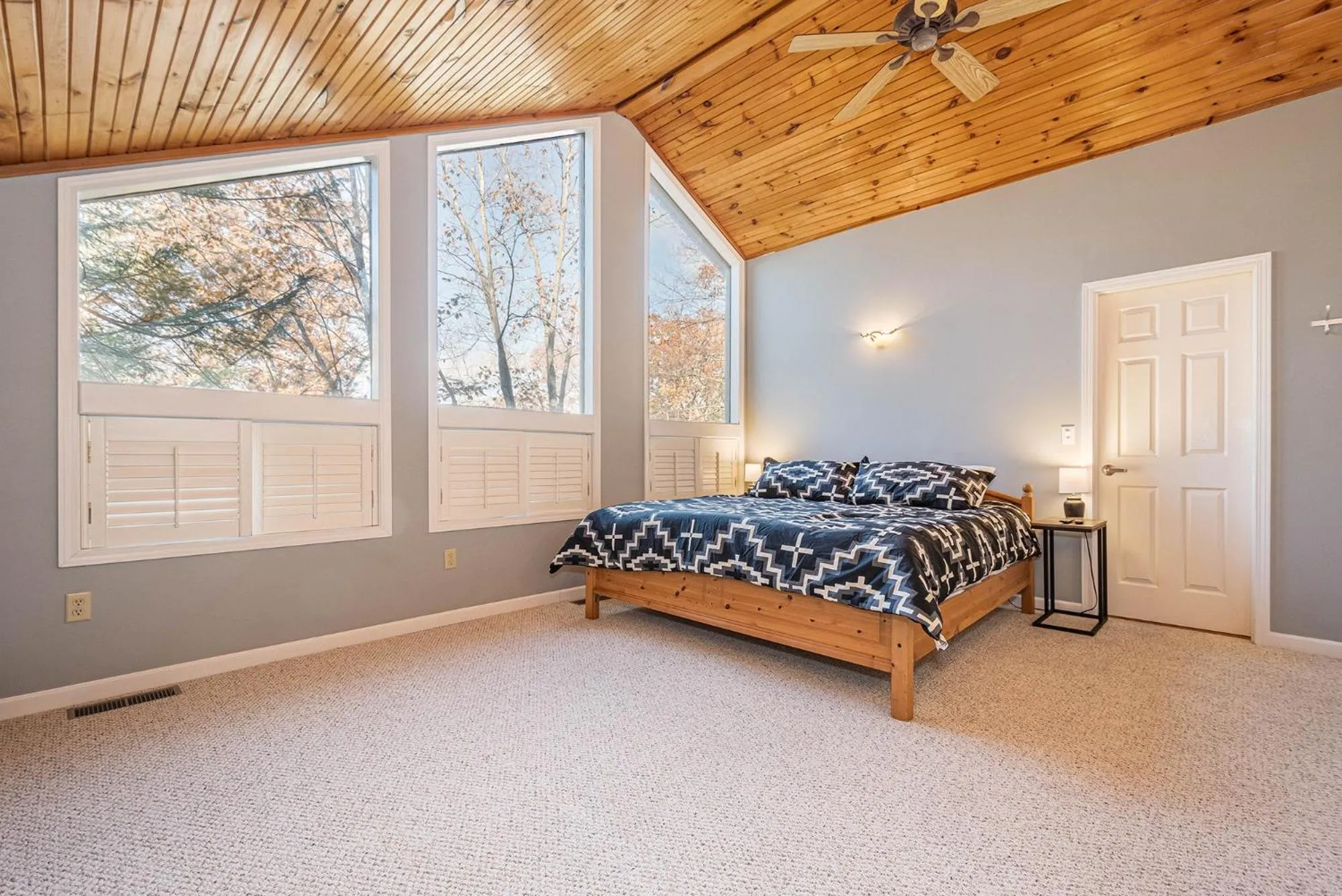 Property building, Bed in Cedars on the Rocks