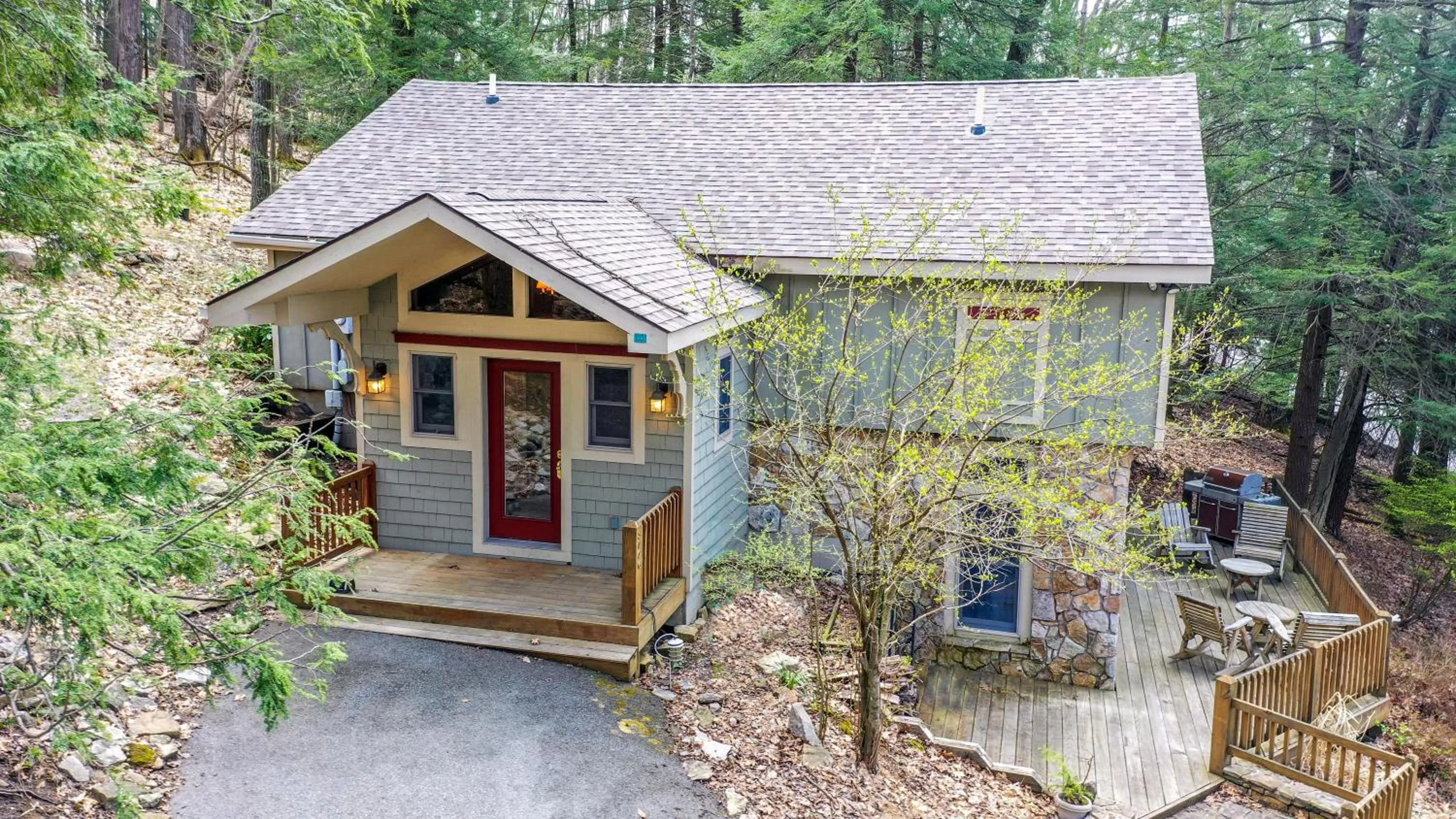 Property building in Cedars on the Rocks