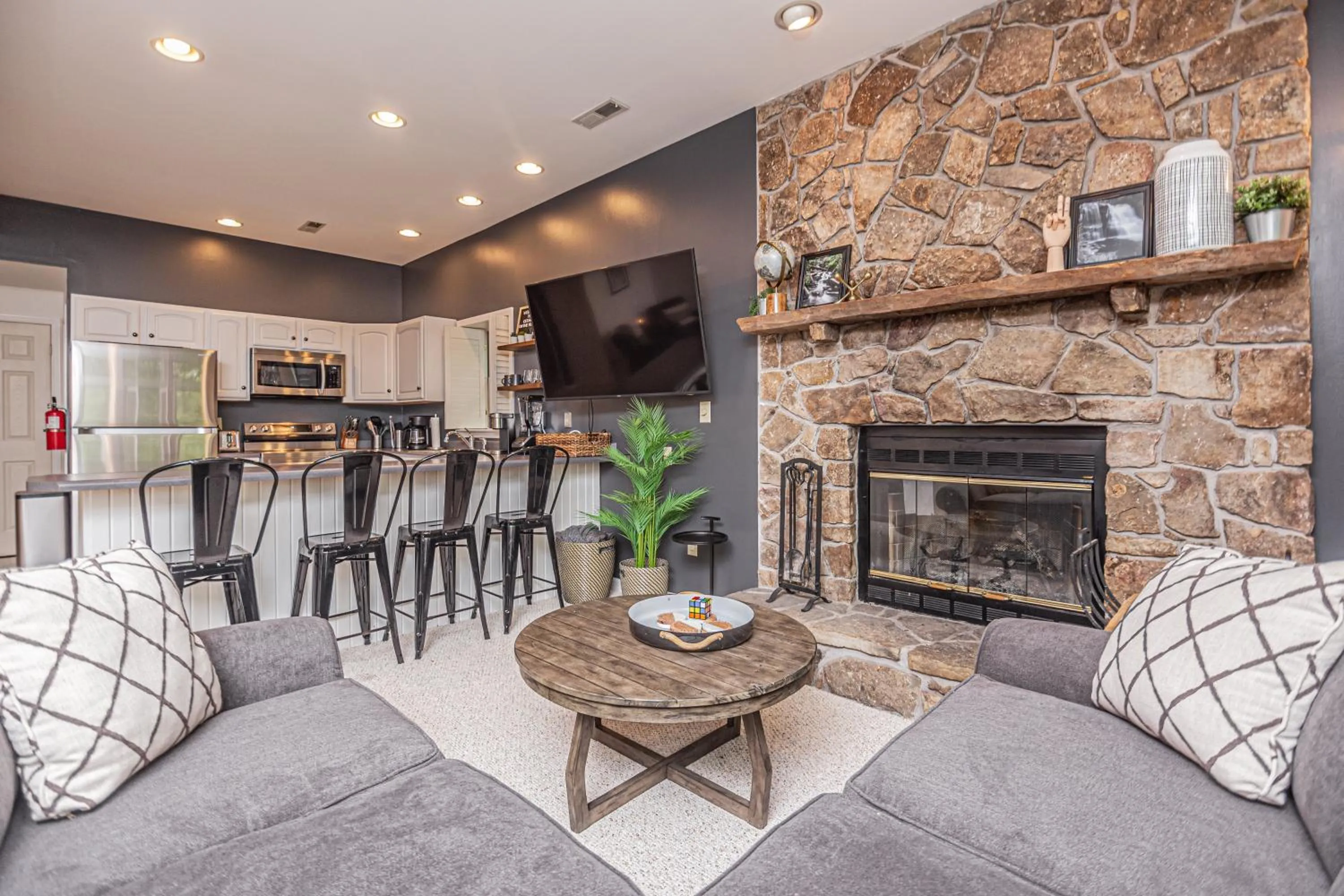 Property building in Cedars on the Rocks