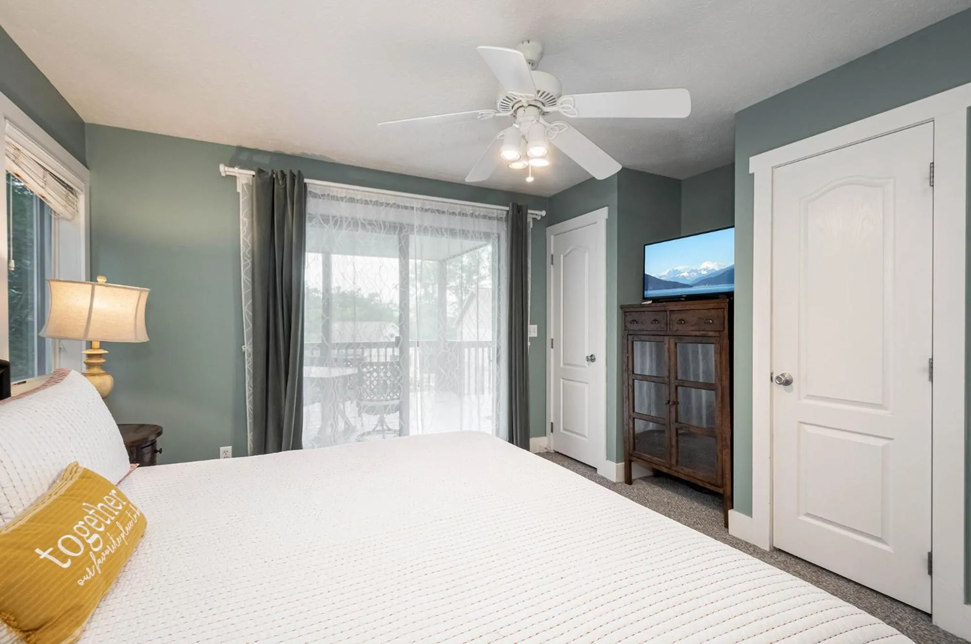 Property building, Bed in Crosswinds