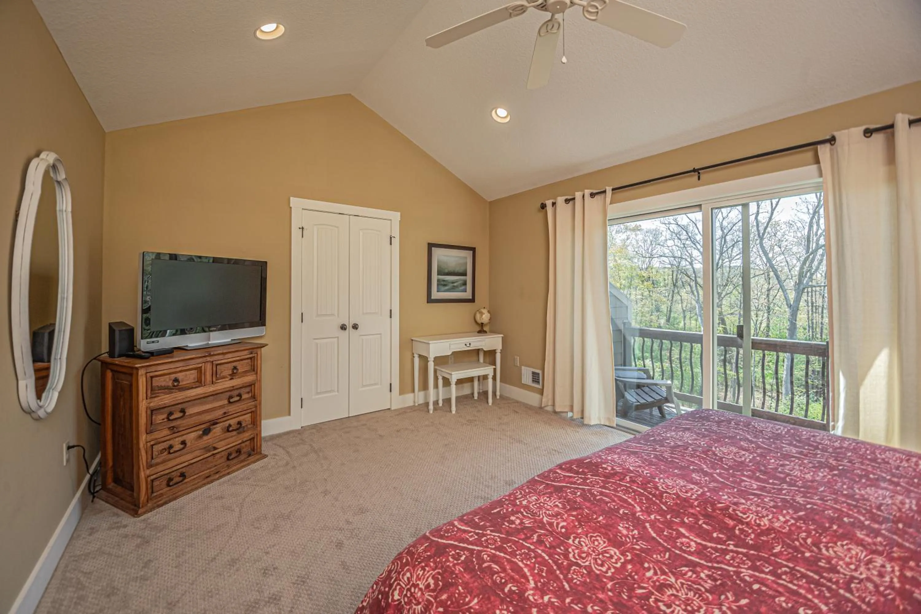 Property building, Bed in Live a Little