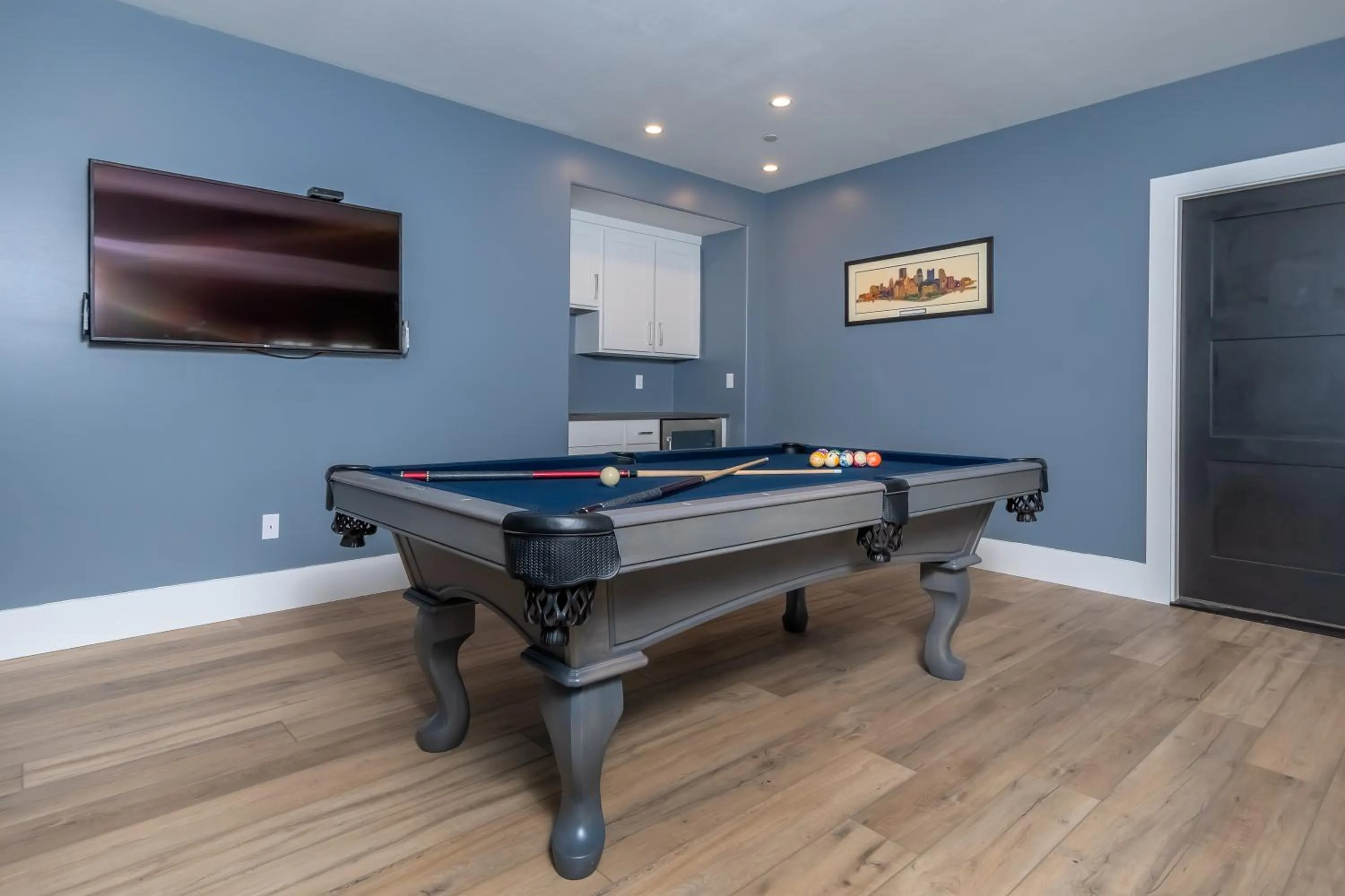 Property building in No Black Tie Affair