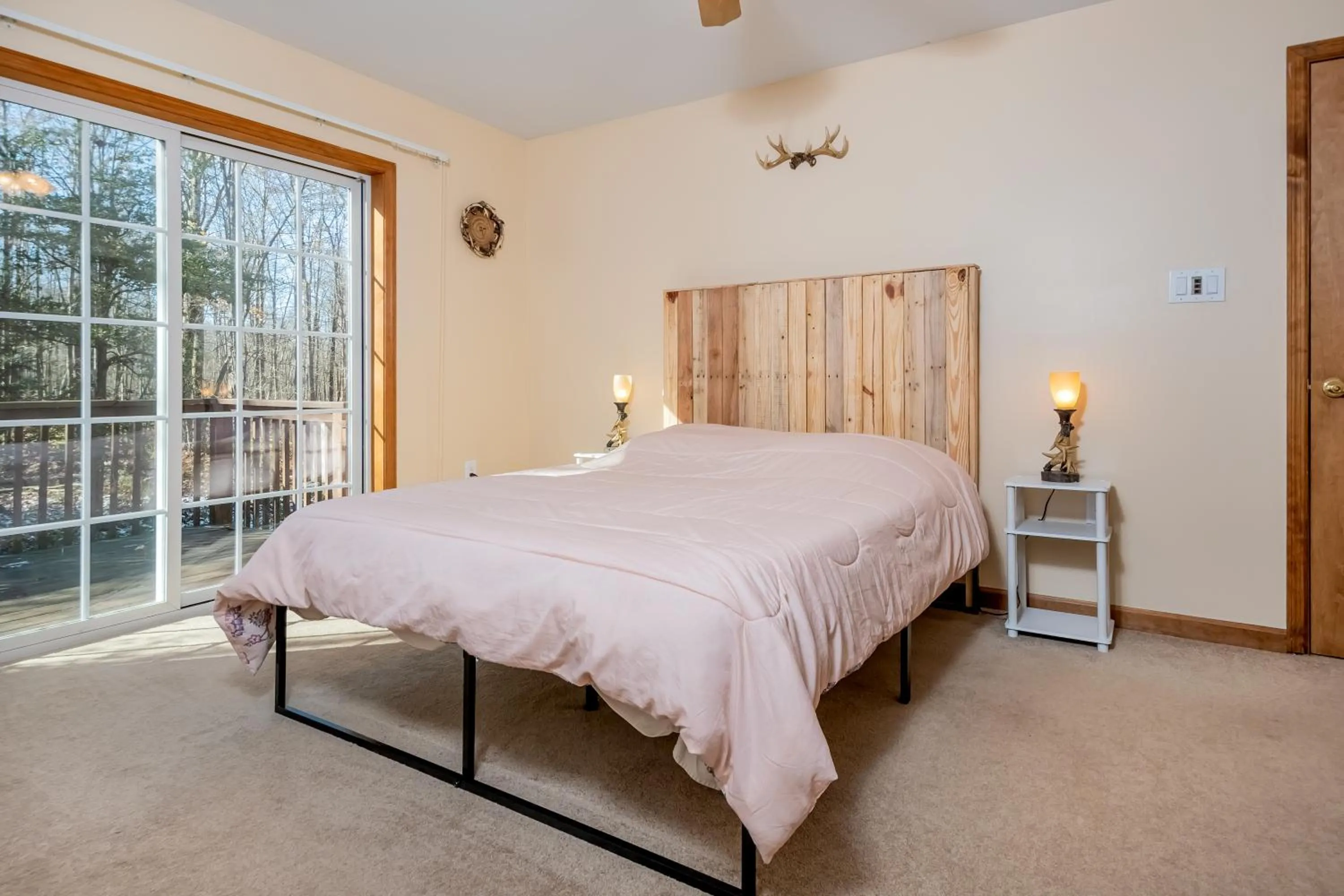 Bed in Serenity Chalet