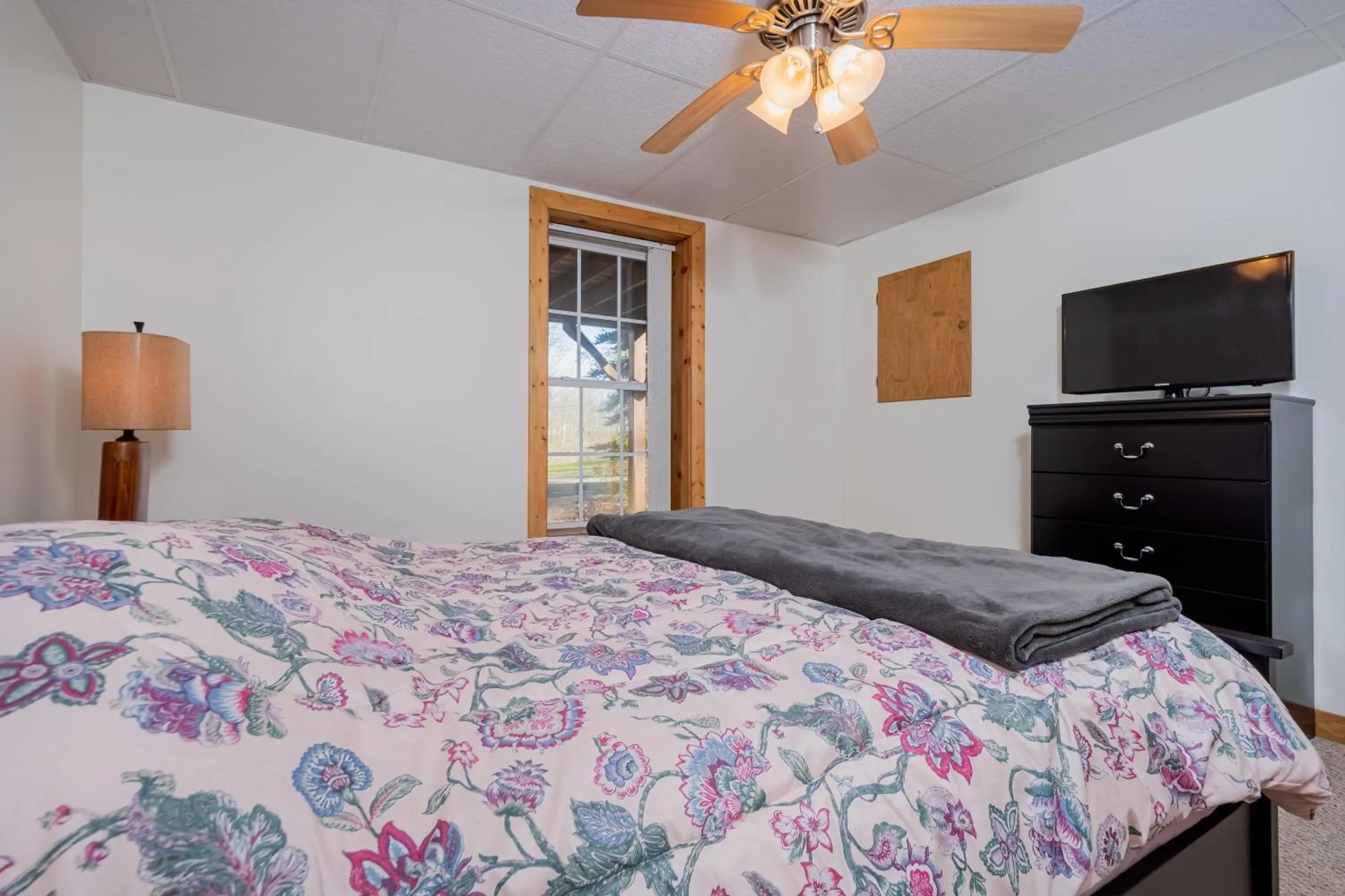 Bed in Serenity Chalet