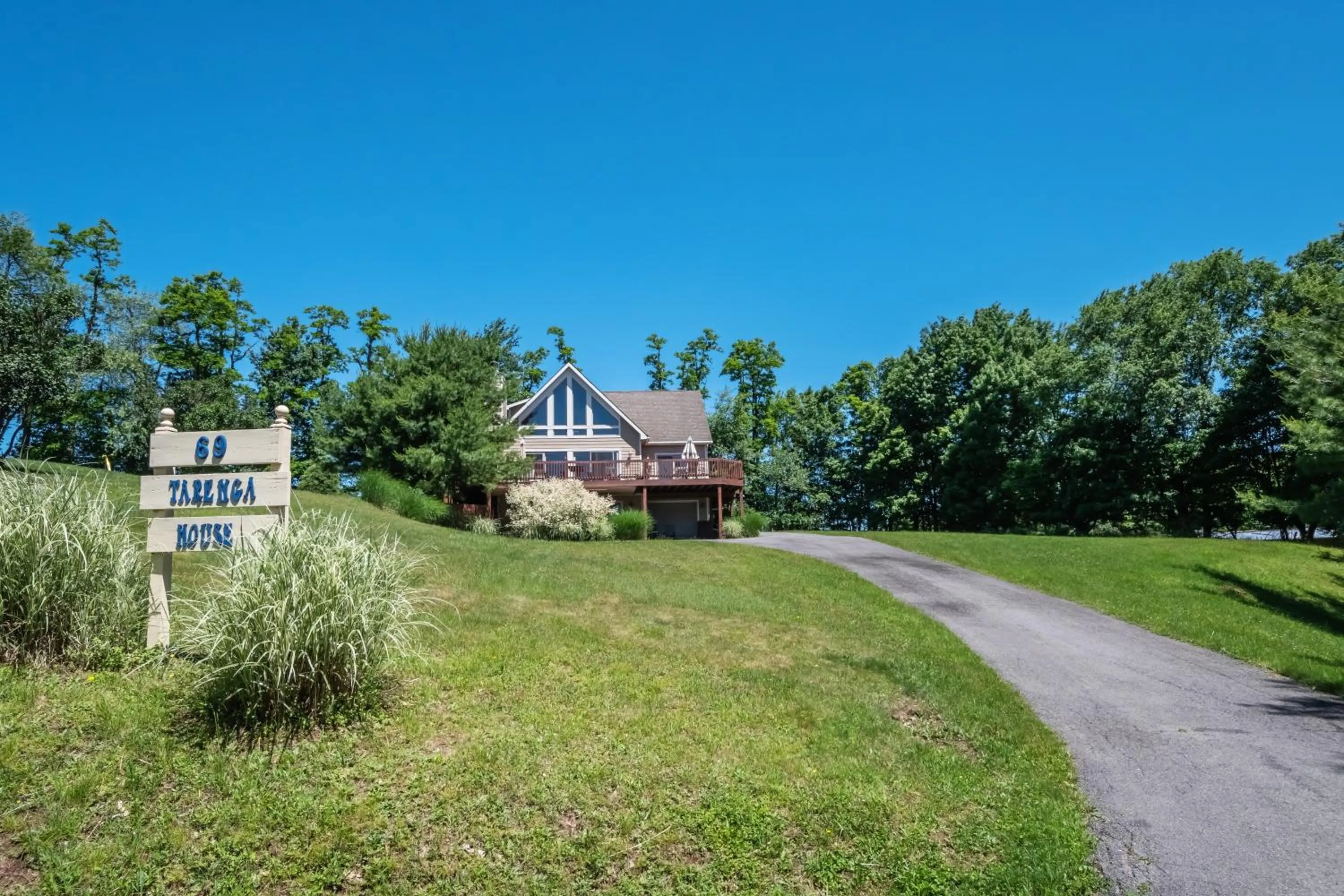 Property building in Tarenga House