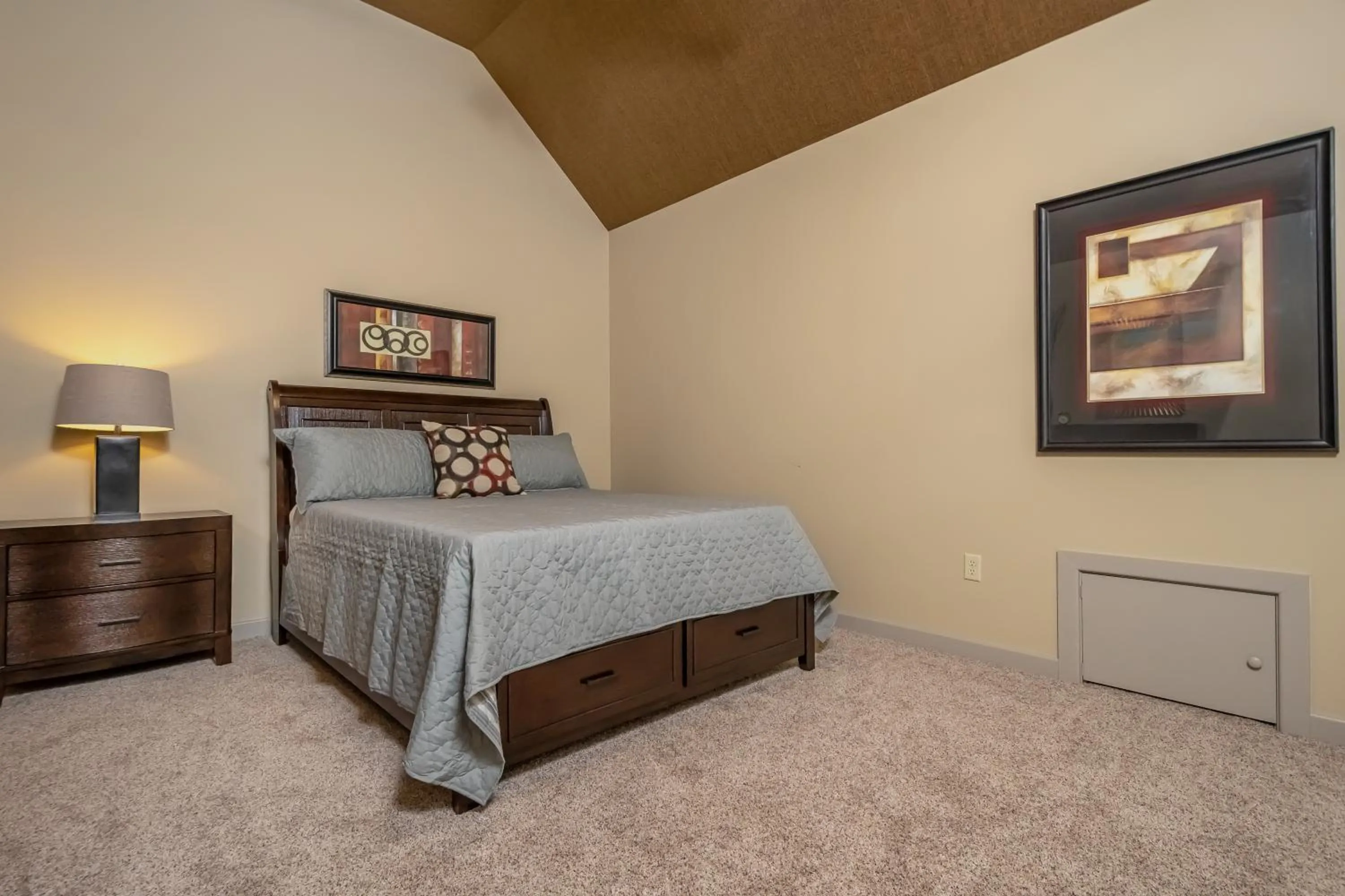 Property building, Bed in Valhalla