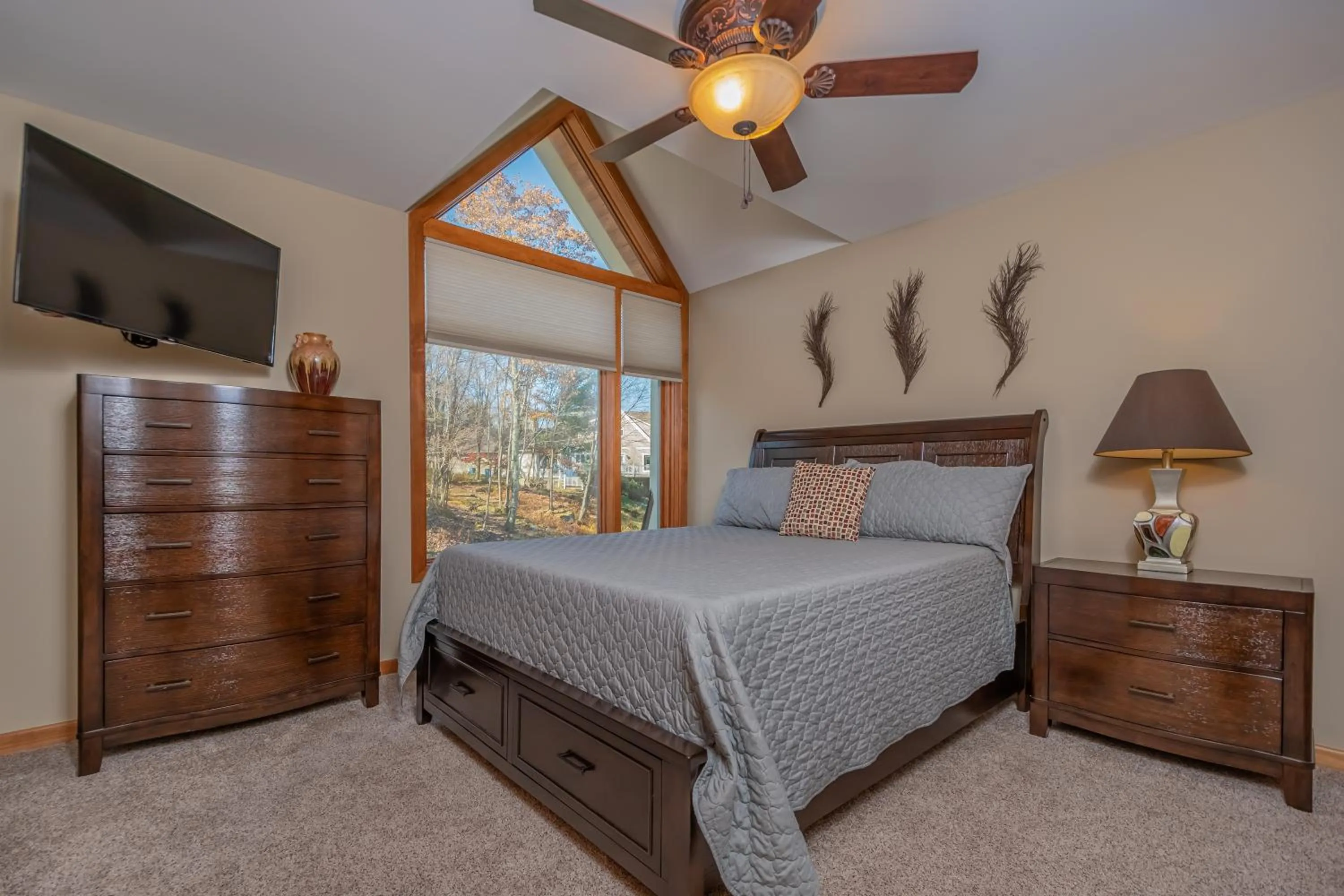 Property building, Bed in Valhalla