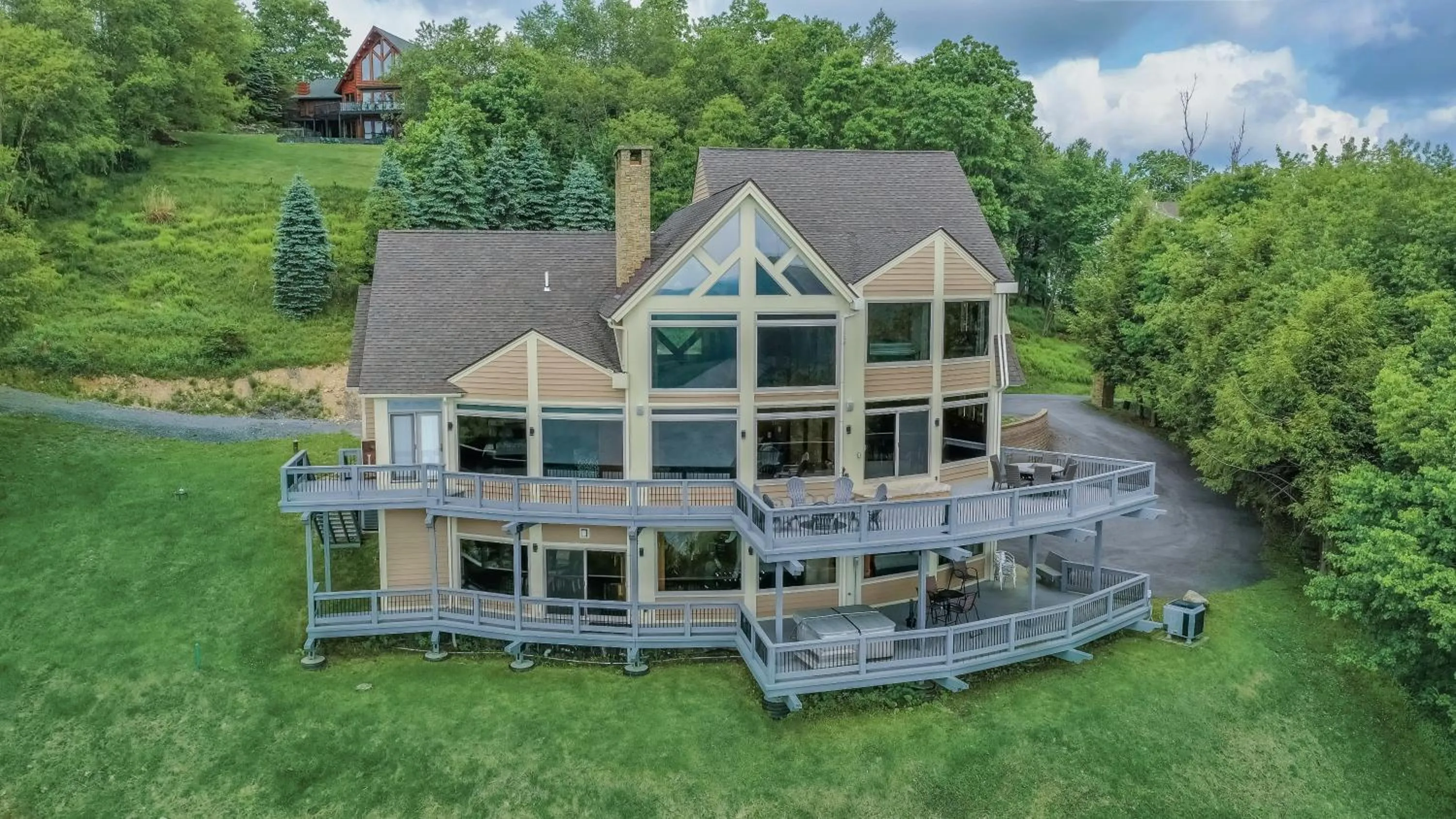 Property building in Valhalla