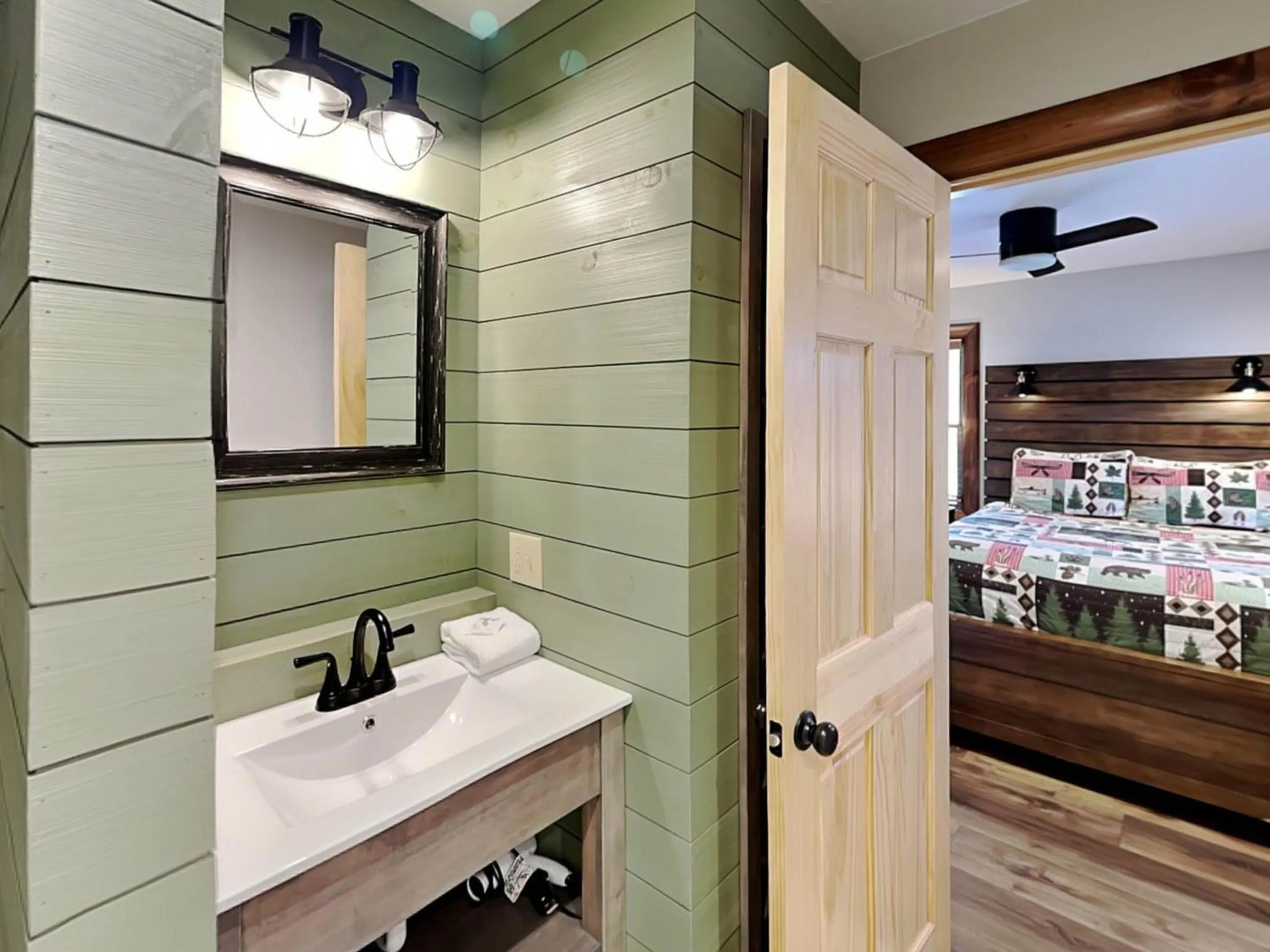 Water & Mountain Retreat