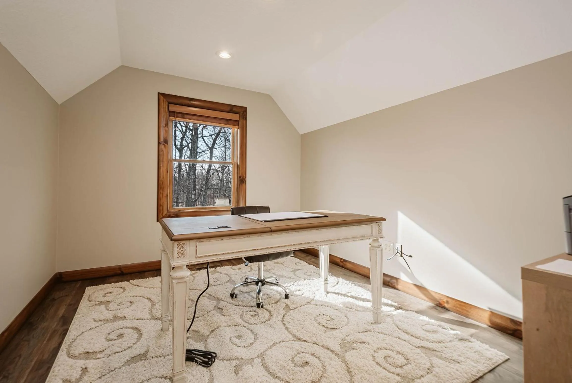 Property building in Water & Mountain Retreat