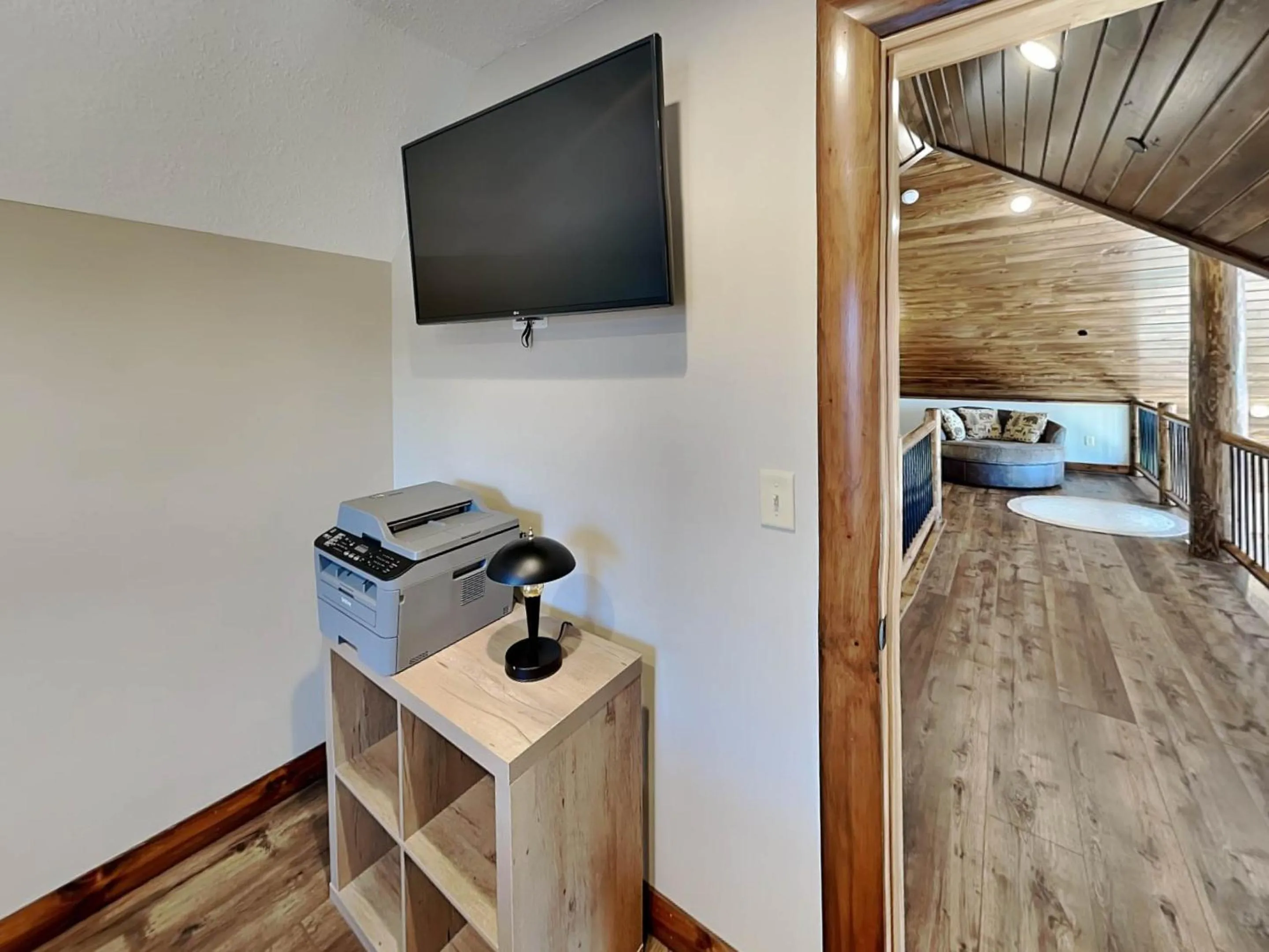 Water & Mountain Retreat