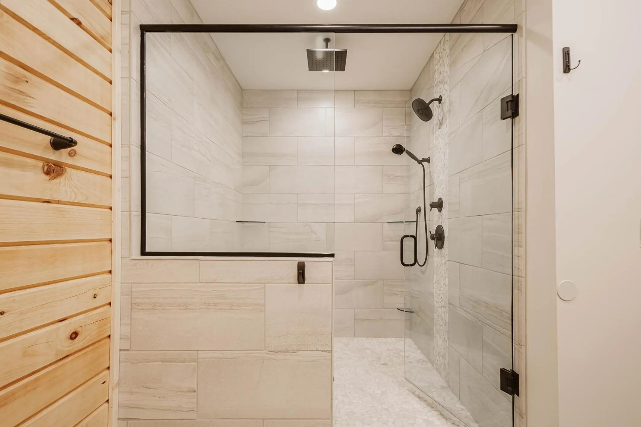 Property building in Water & Mountain Retreat