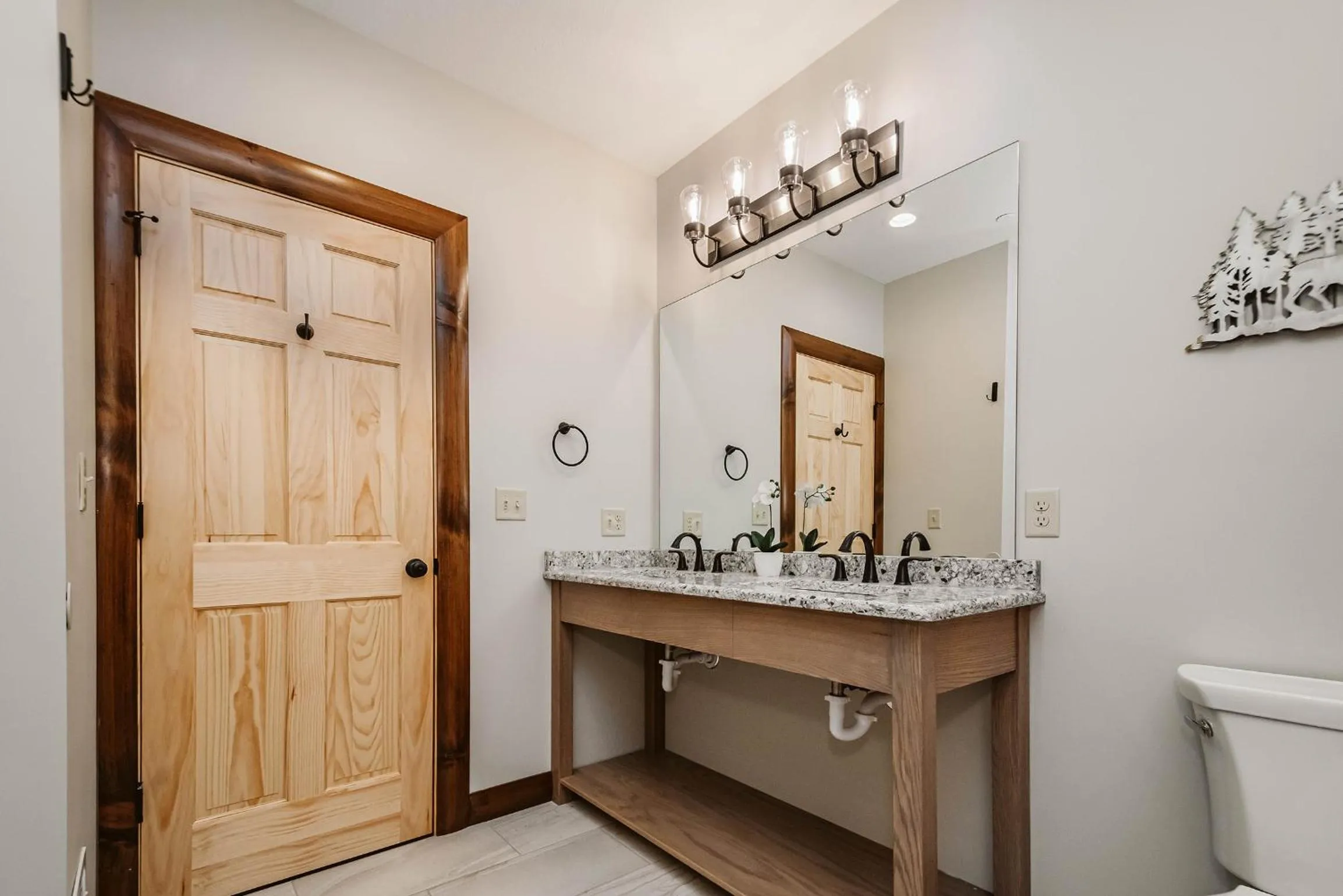 Property building in Water & Mountain Retreat